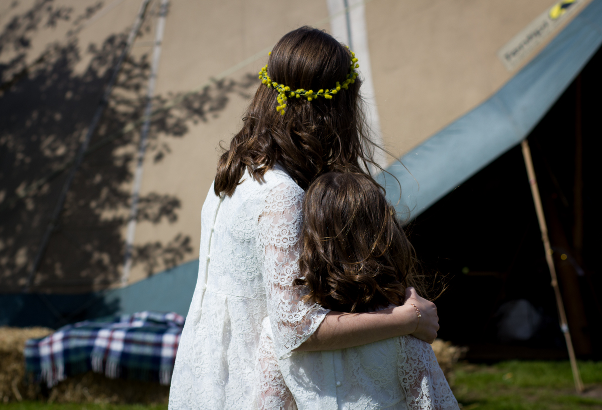 An outdoor ceremony at Bawdon Lodge Farm, Leicestershire