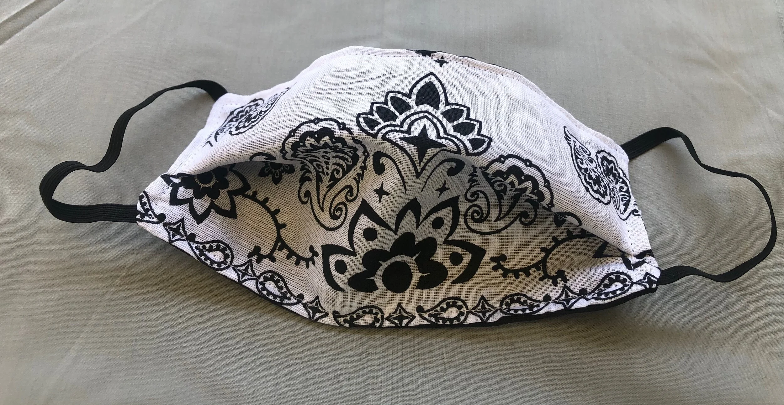 SUMMER WHITE BANDANA
