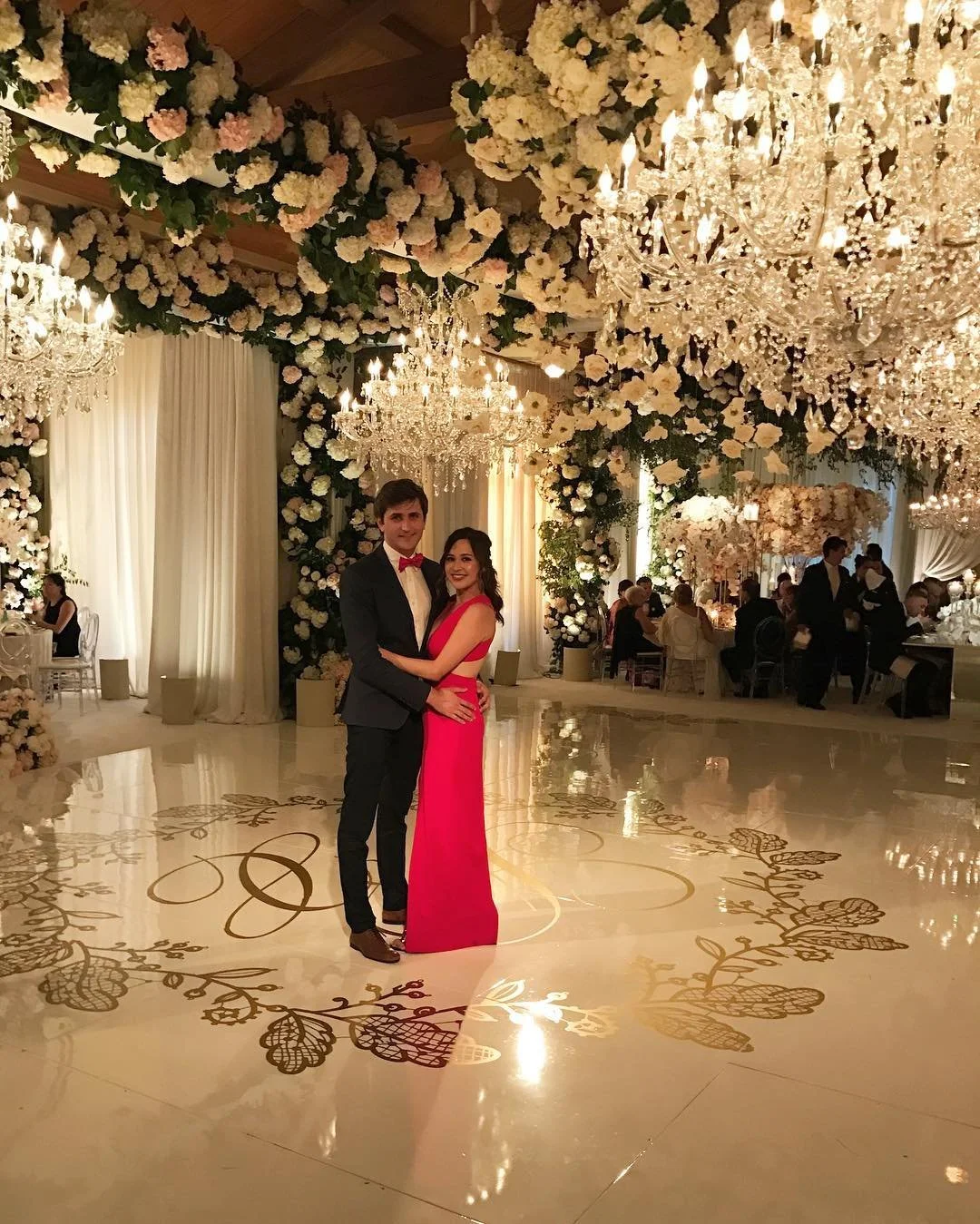 :) love is in the air!!! #wedding #fairytaLe #familytime #love #pelicanhill #newportbeach #actress #losangeles #happy #livinginmoment