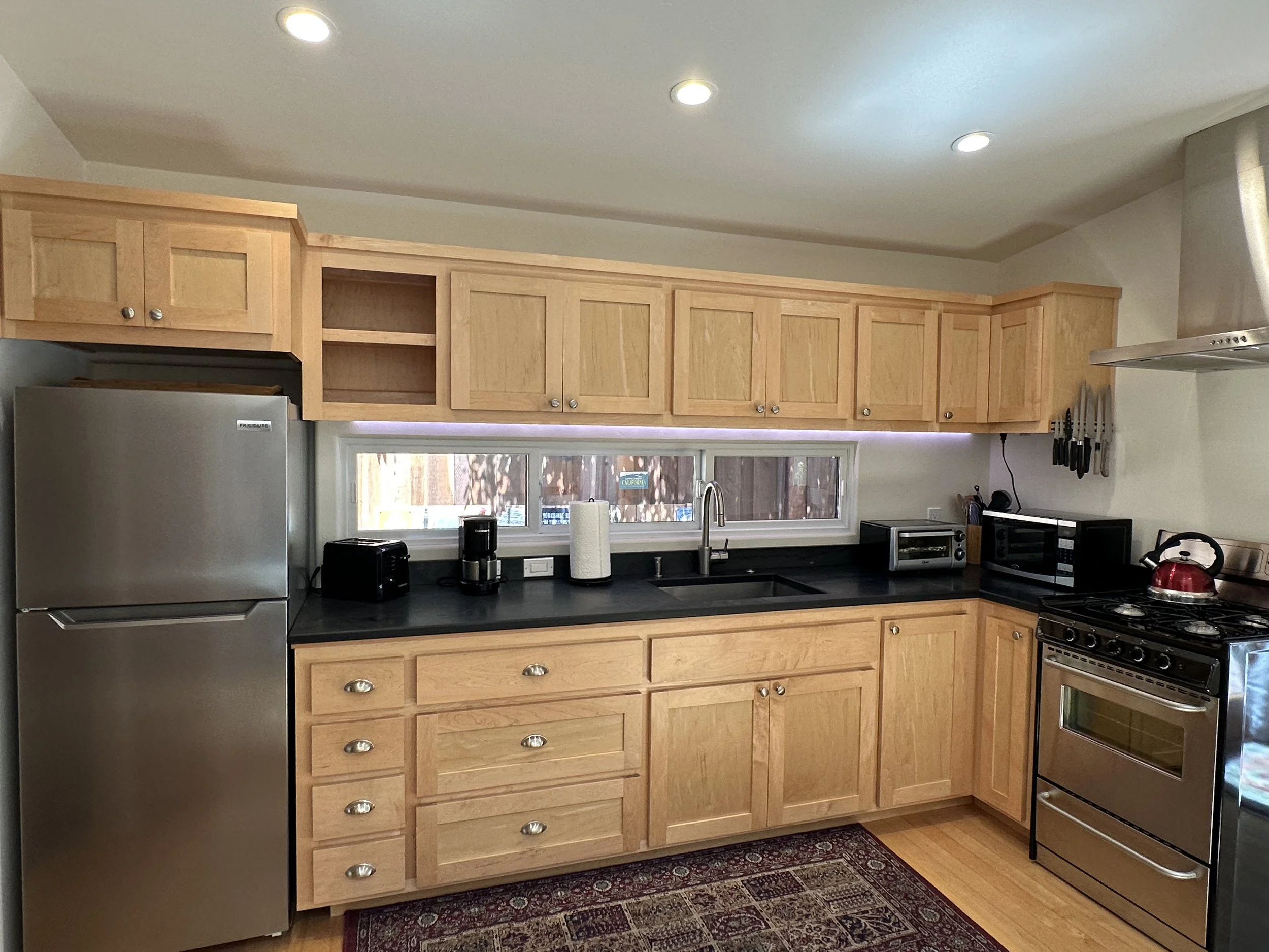 03-Kitchen-2.JPG