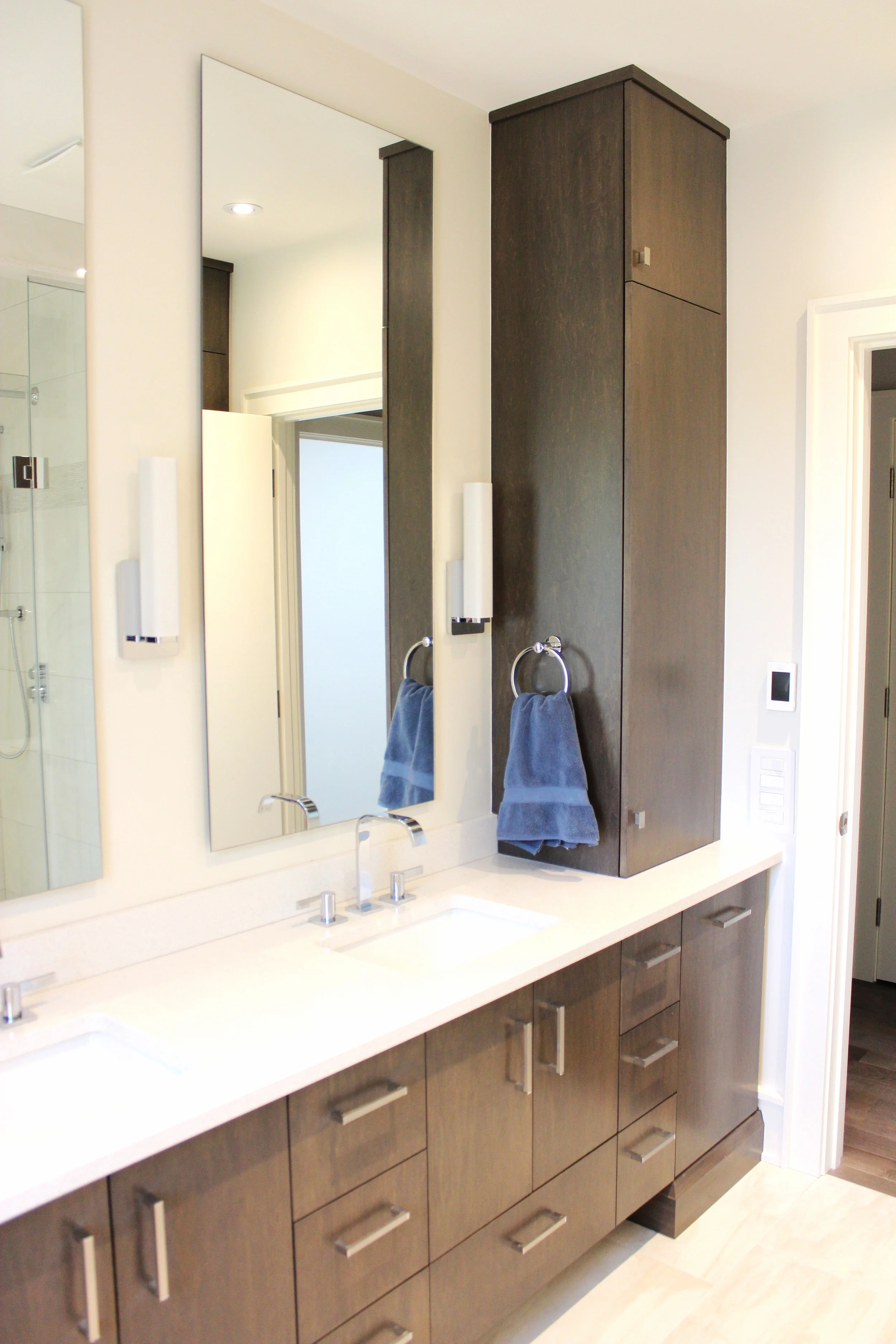 Master Ensuite fromt he other side.