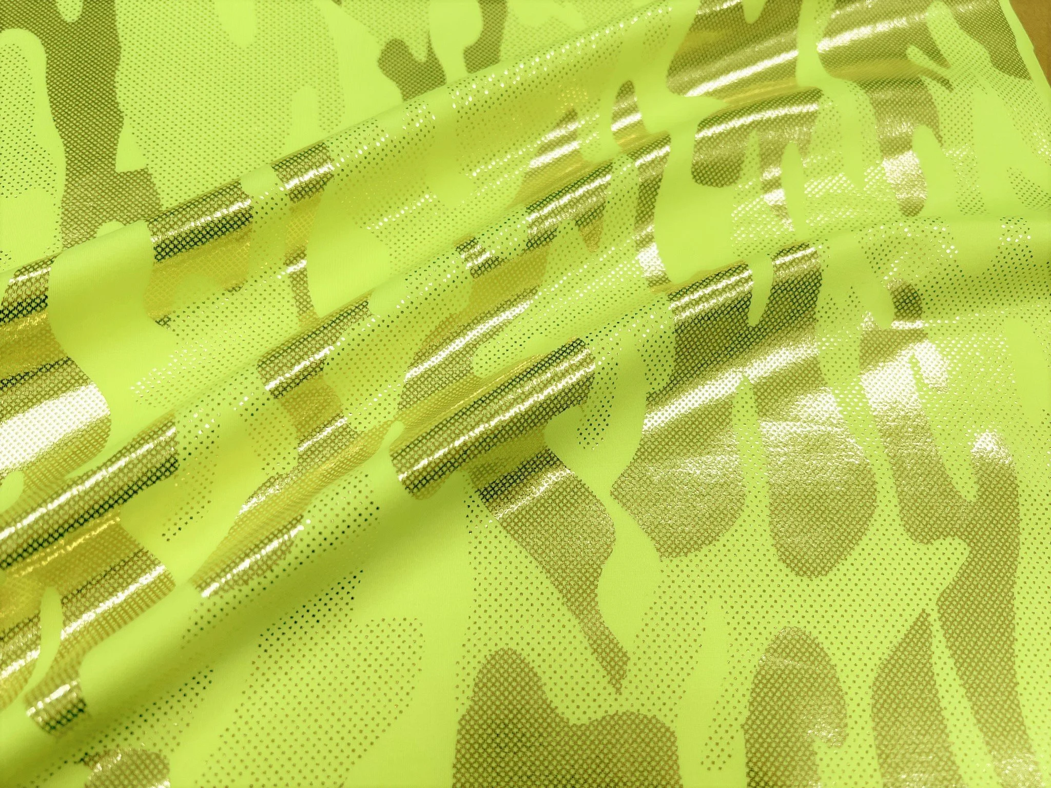 Nugi Yellowfluor gold.jpg