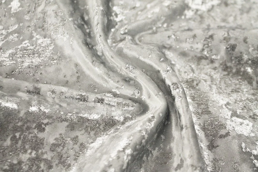 Gilded Velvet Silver Silver.JPG