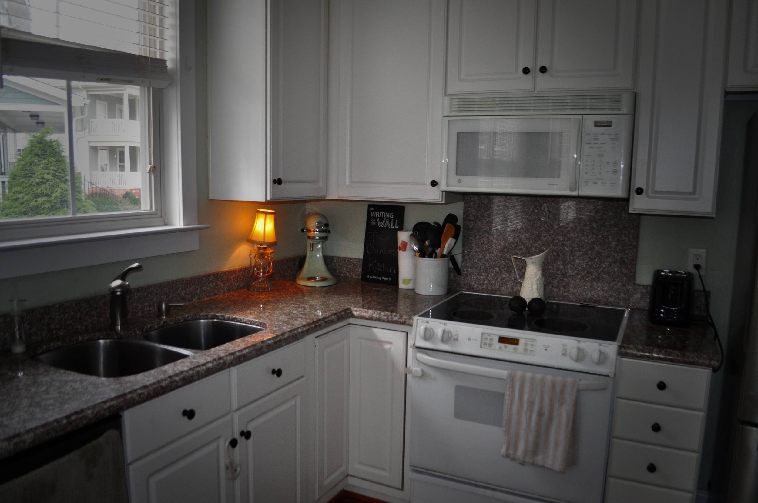 backsplash pic 1.jpg