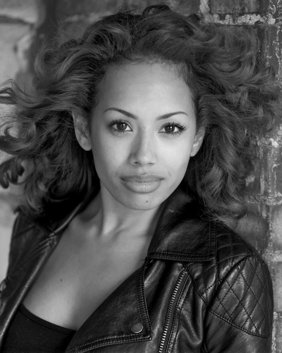 Should an actor’s headshots be black and white or colour? Blog