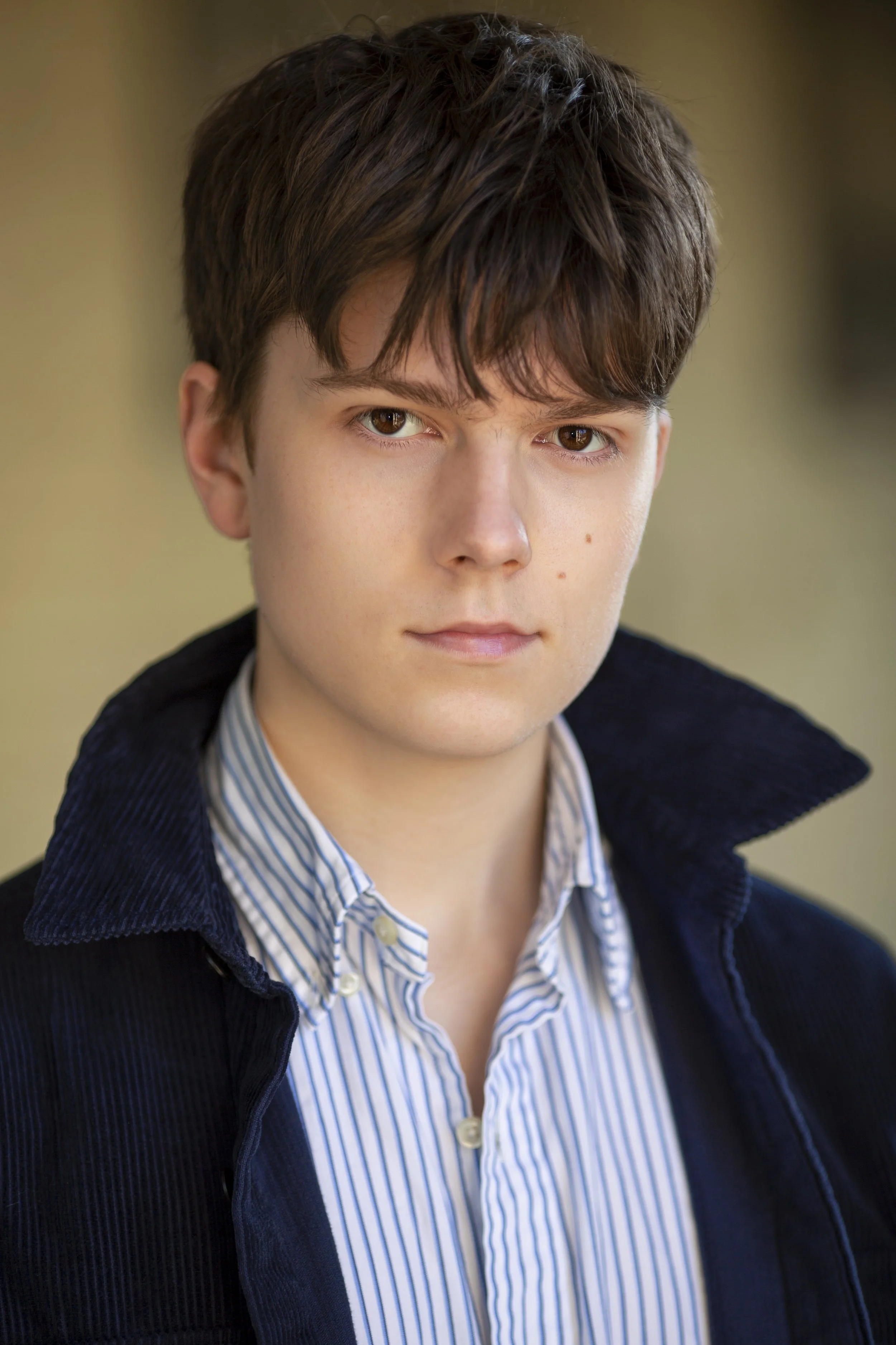 Actors-headshot_Alex Eastwood_2130_119_col full frame copy.jpg