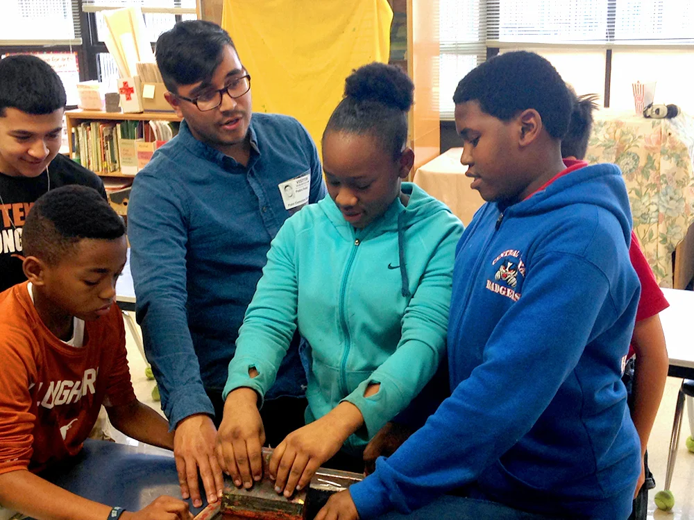 6th, 7th, and 8th grade students at Palm Elementary School Printing with teacher Tony Perez. Pphoto by Olivia Tamzarian.