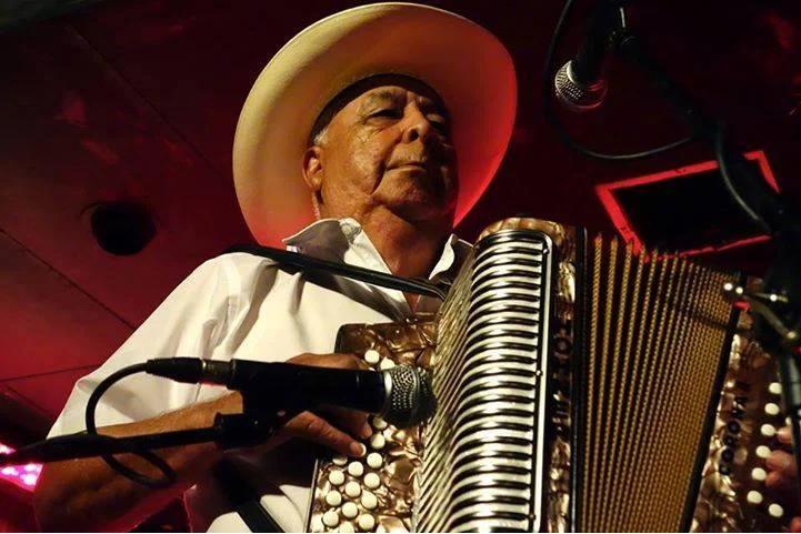 Johnny Degollado y Su Conjunto