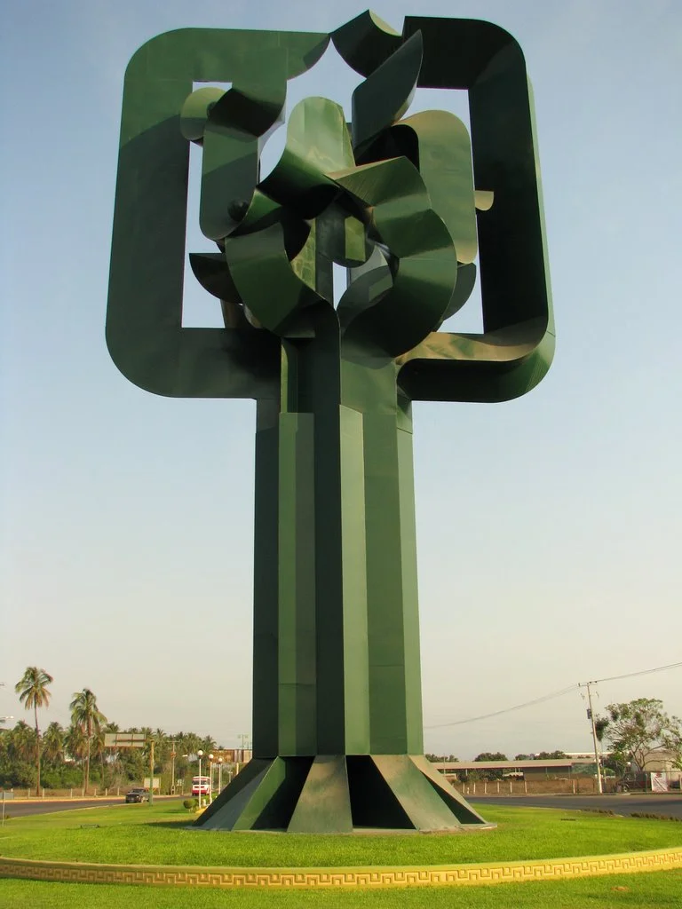 Limonero , 2002 sculpture by Sebastián. (Photo: Courtesy Fundación Sebastian, A.C.)