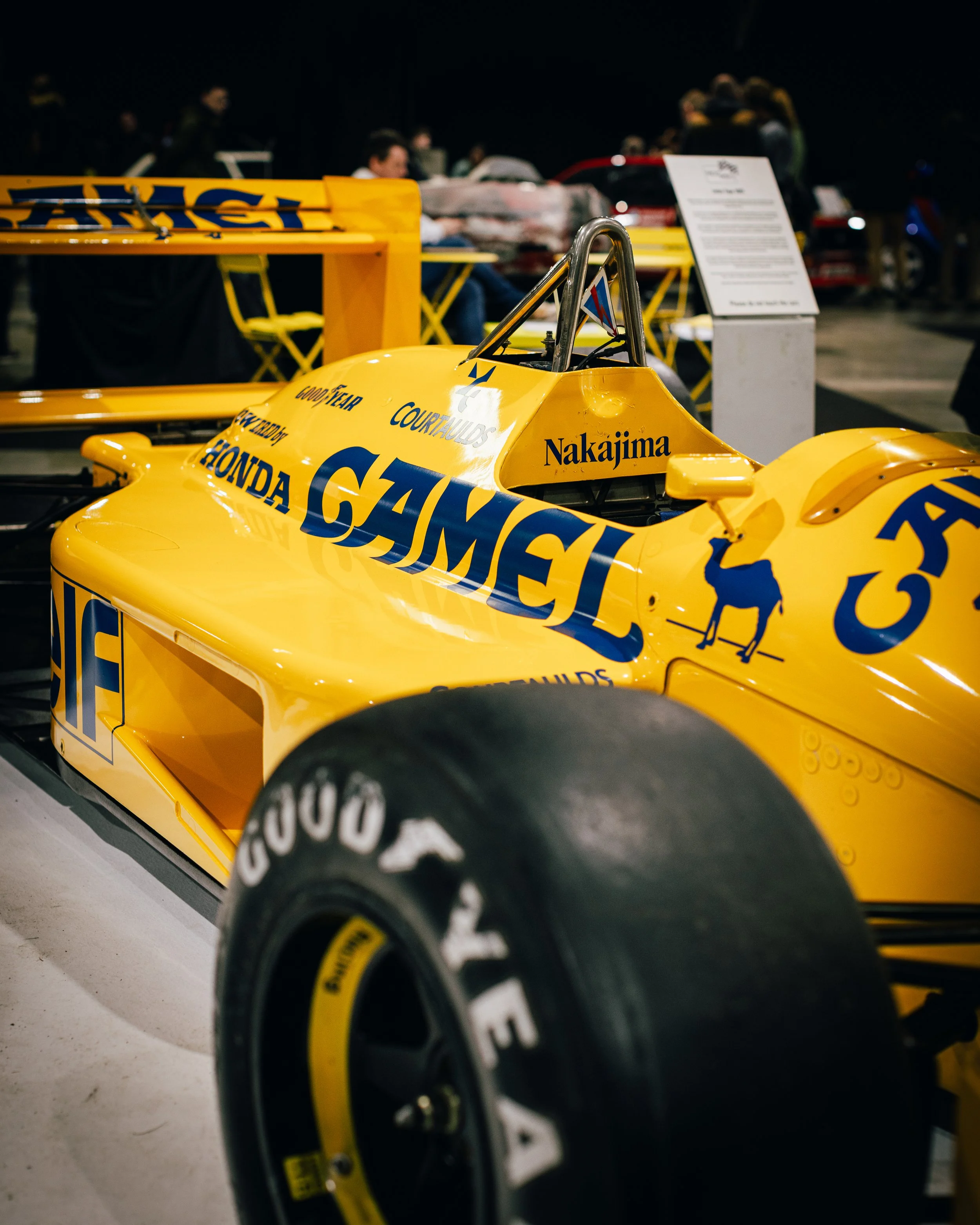 RETRO_RACE_PORSCHE-2.jpg