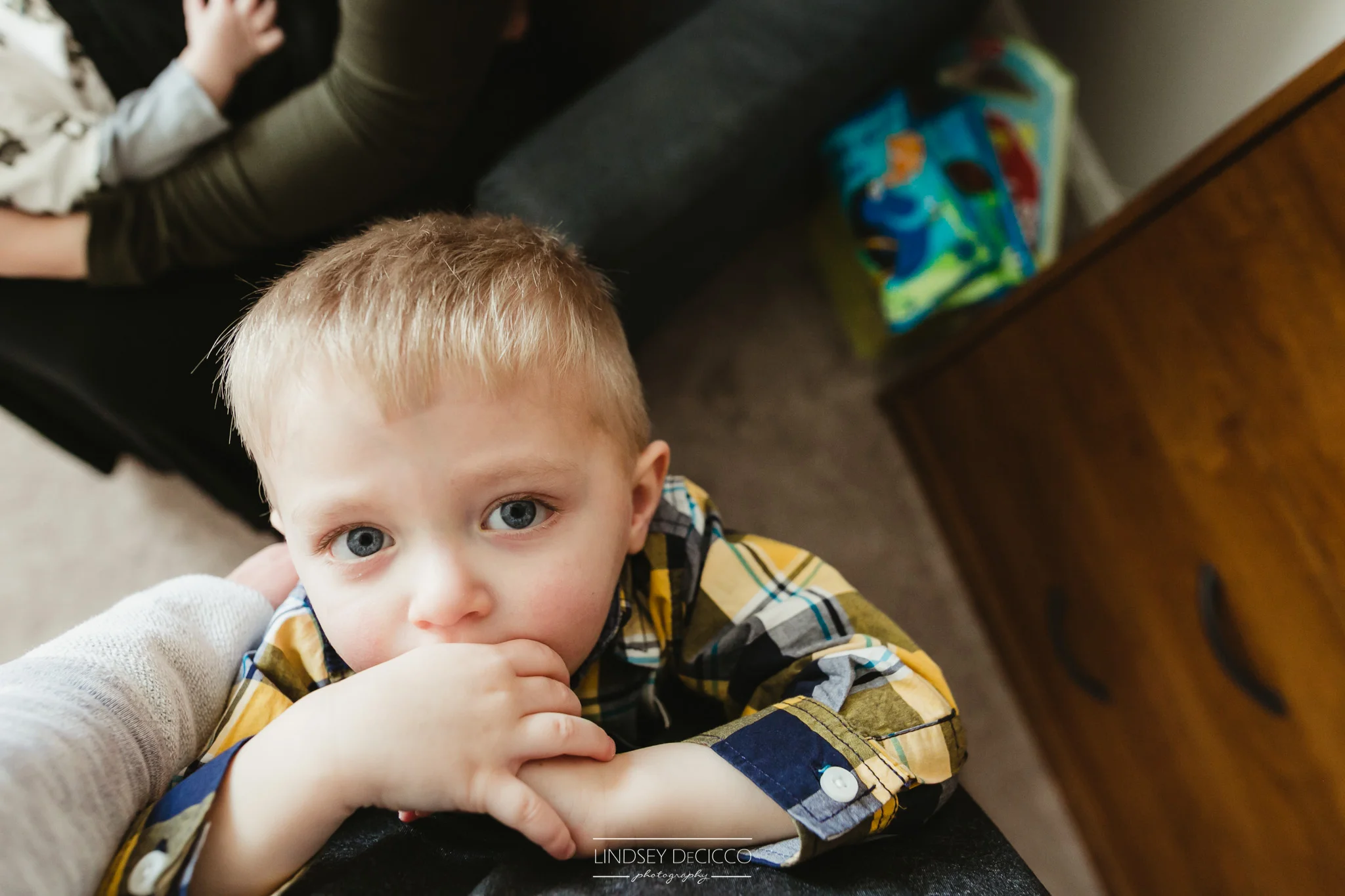 mom-view child portrait from above