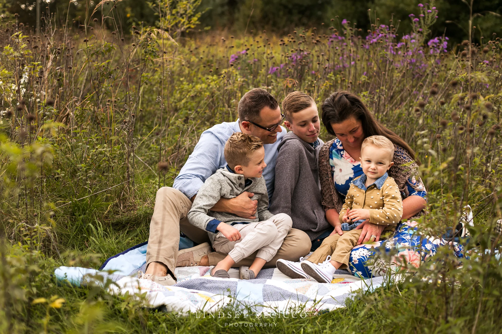 family in field pictures