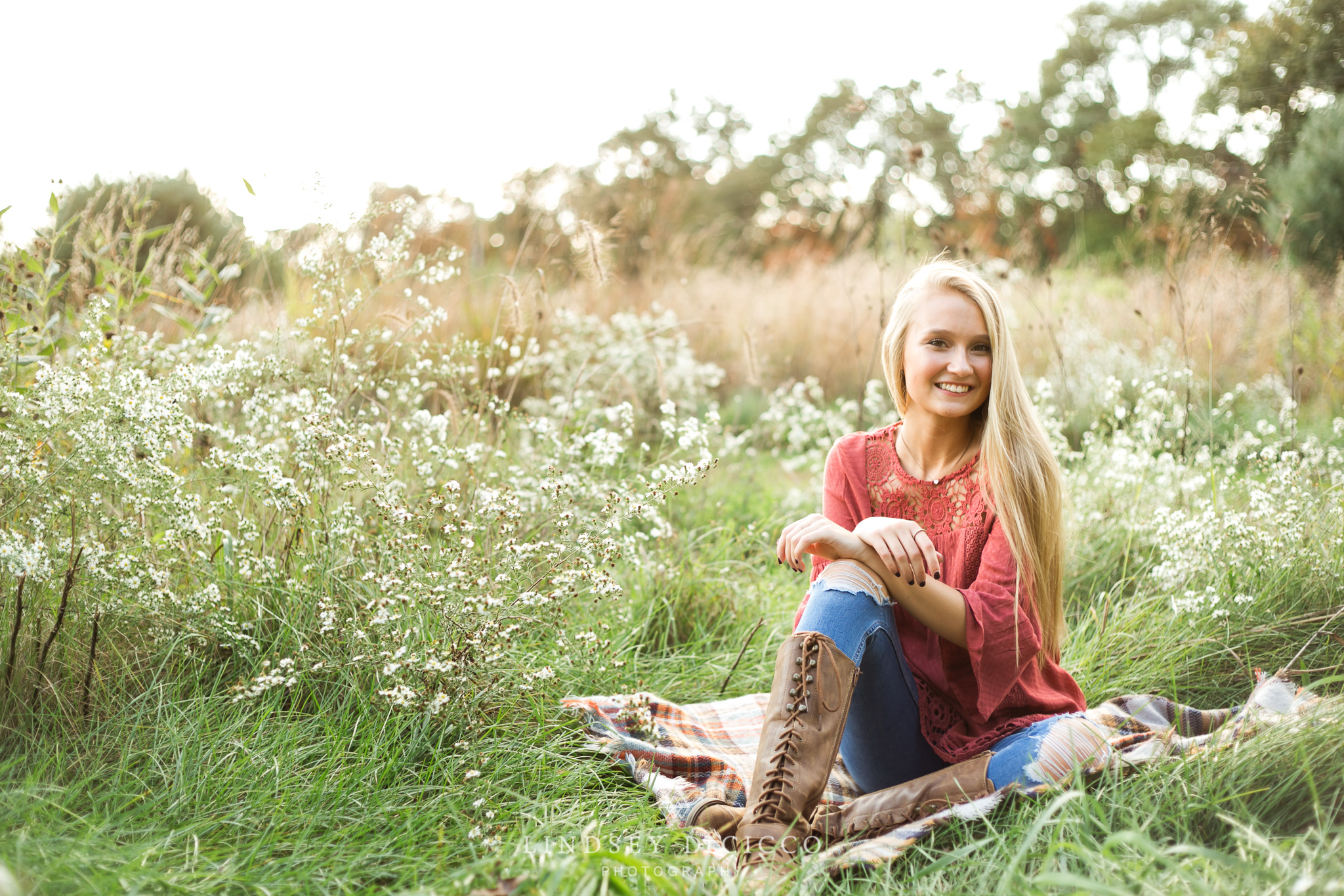 Senior pictures, girl in field