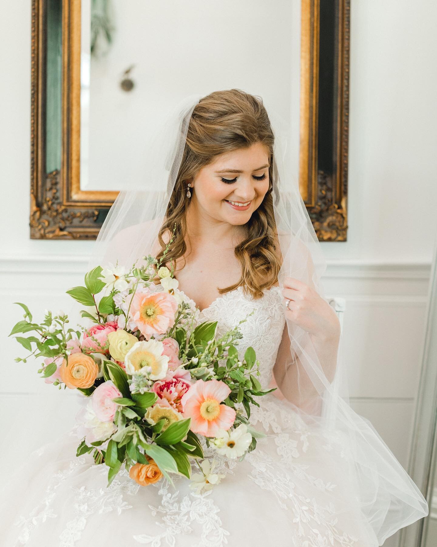 How is it possible to be this stunning? Yeah, I don&rsquo;t know either. Between her gown, that veil, and her overall beauty - Kristin radiated on her wedding day! I love capturing my clients when they&rsquo;re feeling their best (especially if that 