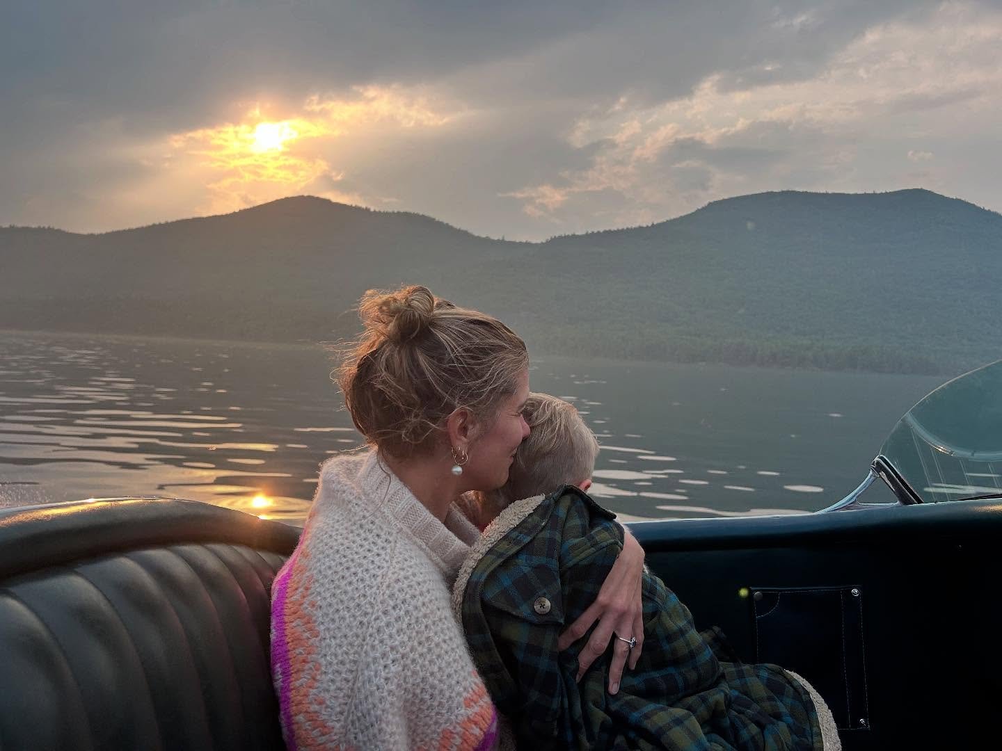 I spy a Hacker Craft! These floating masterpieces are created in the bay right next to us. Yesterday, we had the incredible treat of hopping aboard our friends&rsquo; classic @hackercraftboats for a sunset cruise up the lake to dinner at the @algonqu