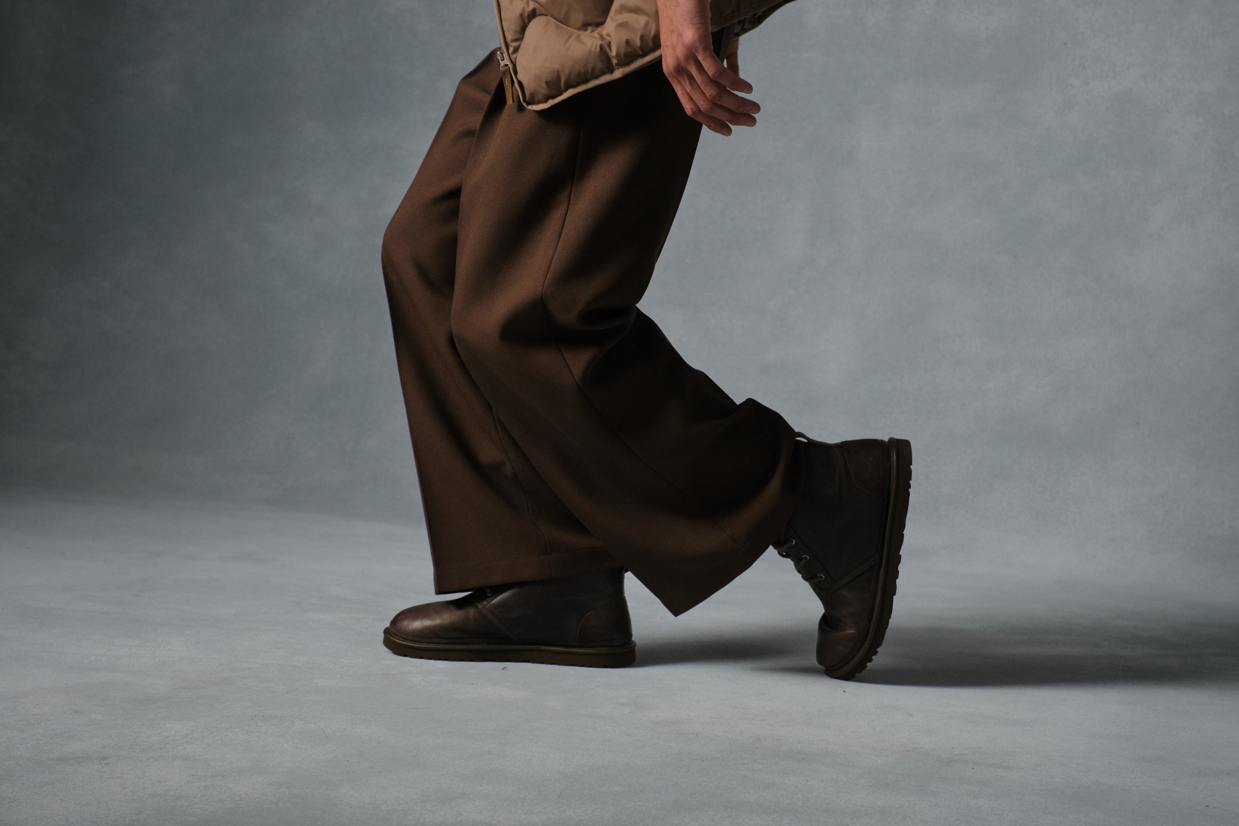 20250821_UGG_Nordstrom_MRFS25-M-Neumel-Era-117111-DRKT-On-Figure_00664.jpg