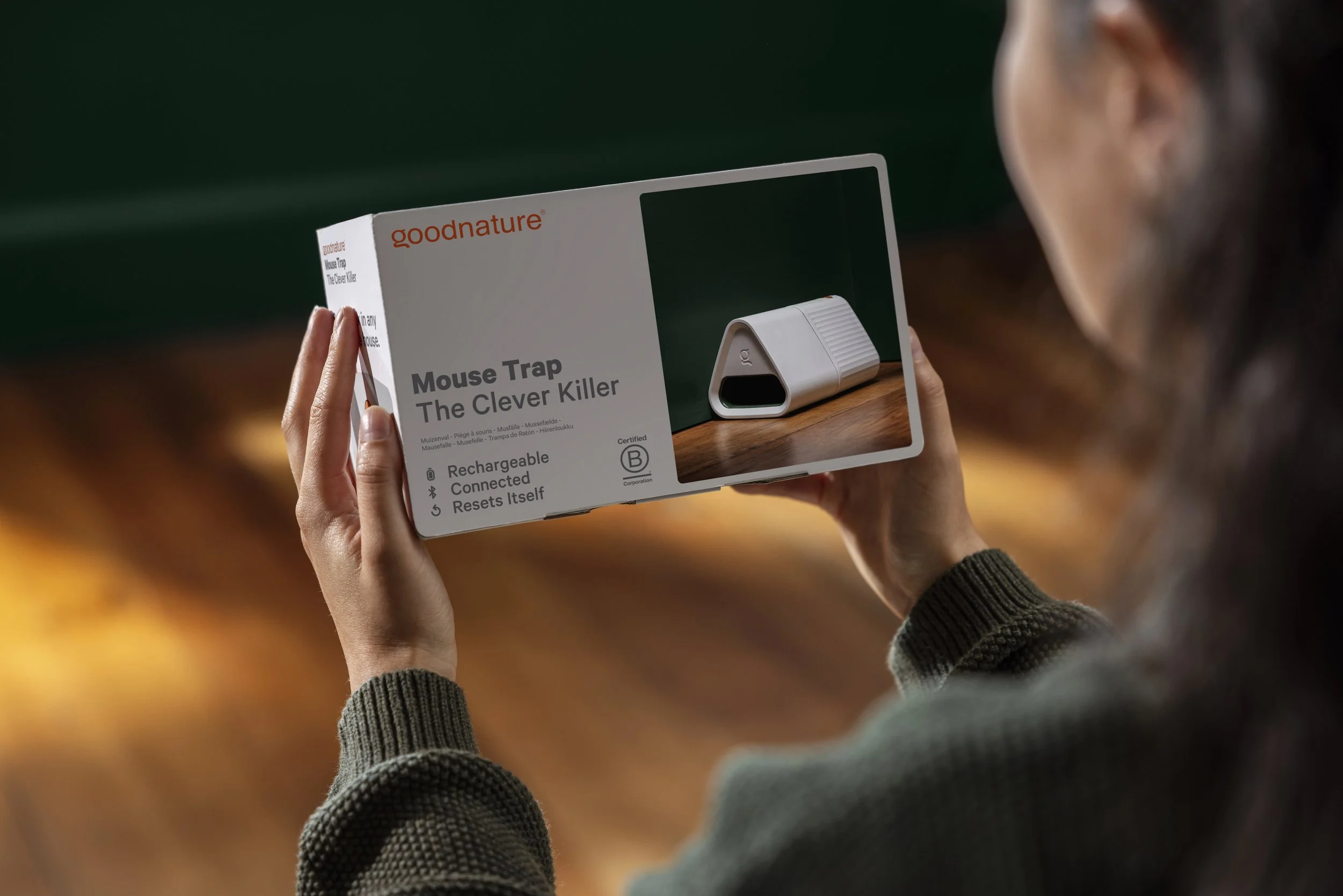 Photo_MouseTrap_BoxInHand.jpg