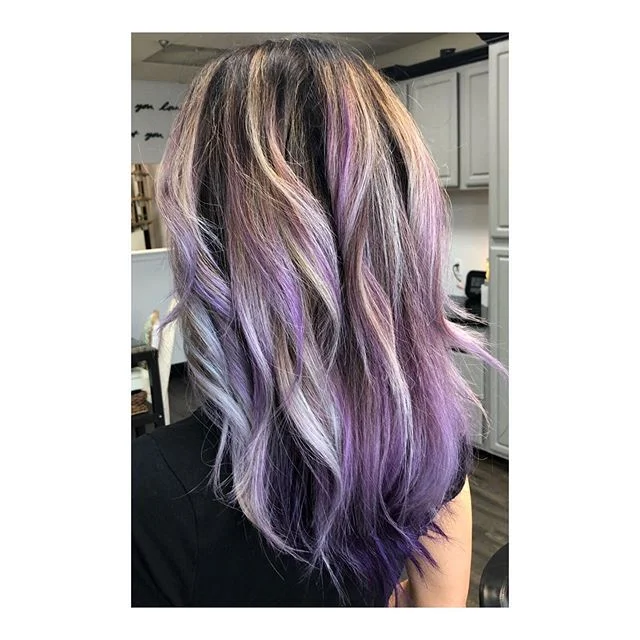 Seeing amazing results from the olaplex shampoo &amp; conditioner. It&rsquo;s giving @cmaxon so much NEW growth and also strengthening her hair. Come try out olaplex at the salon ✨
&bull;
#infinitisalon #infinitportfolio #inspire #influence #illumina