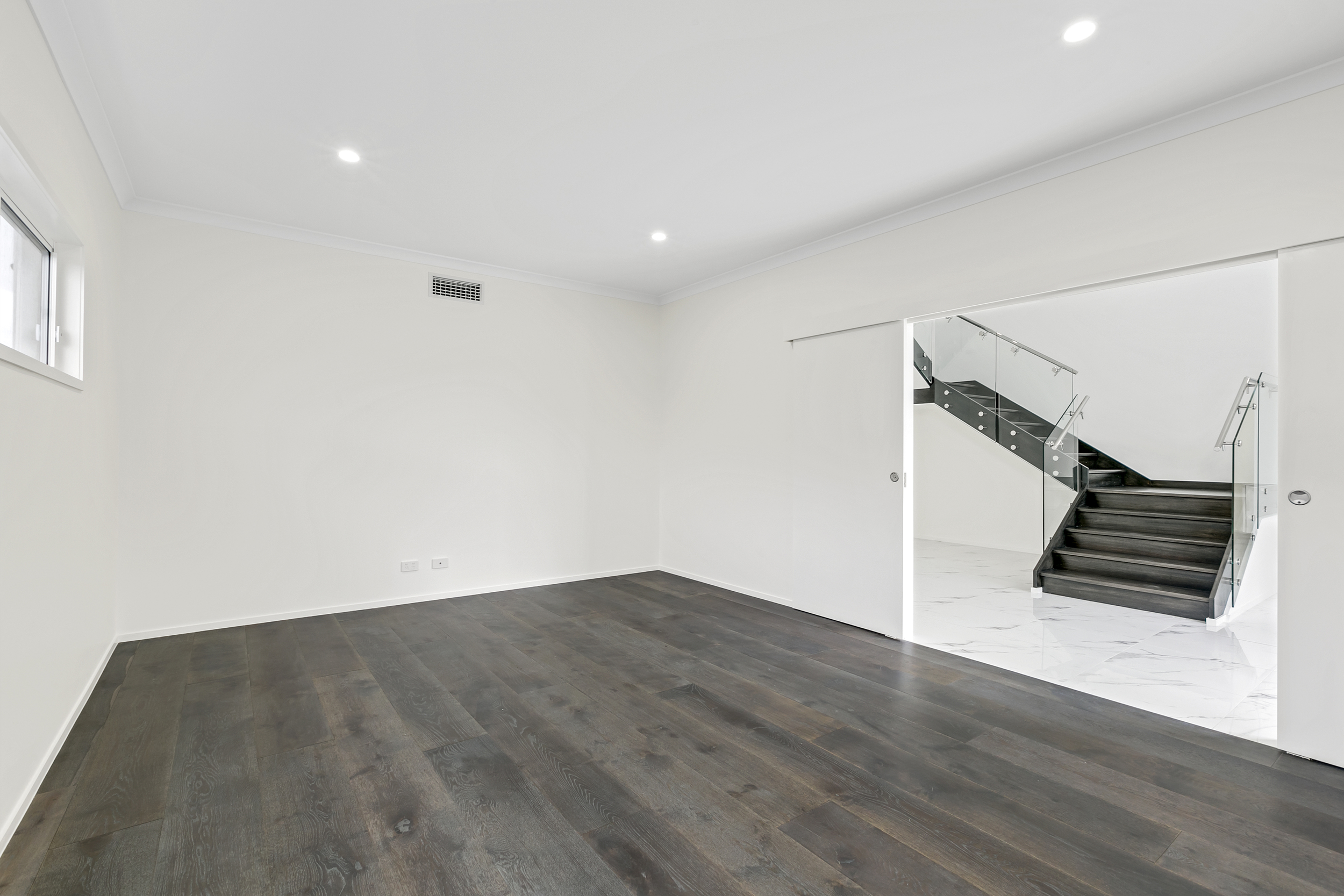 019_Open2view_ID393844-22_McIlwain_Drive.jpg