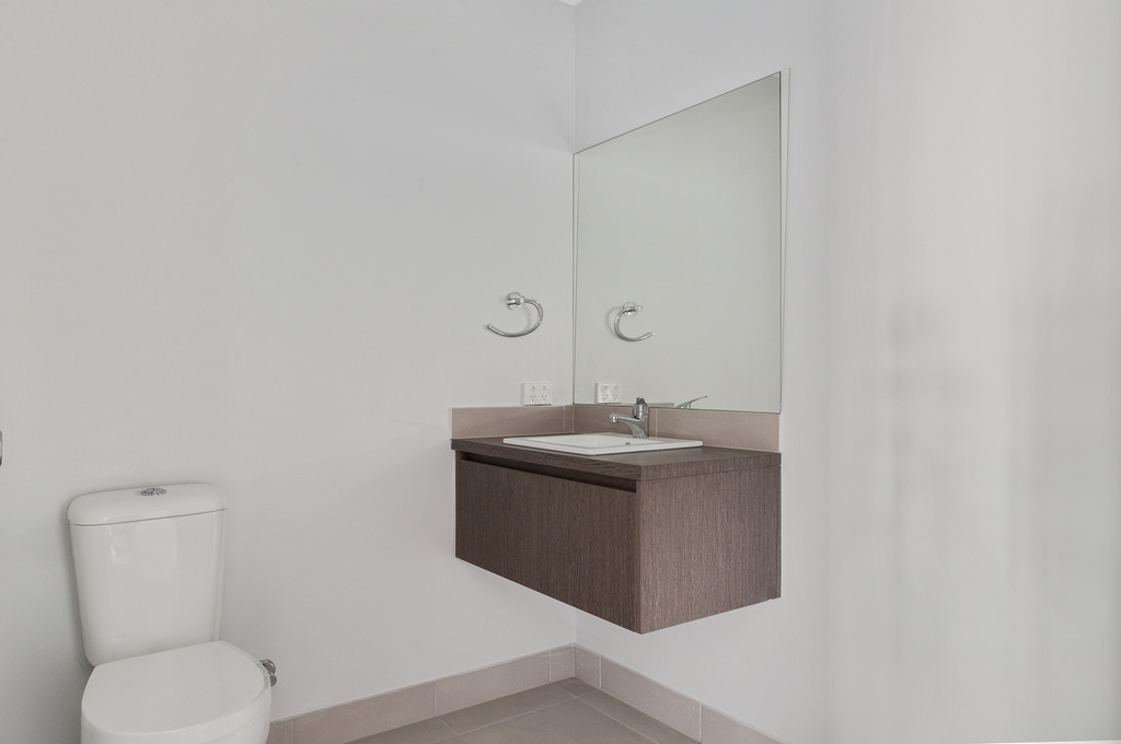012_Open2view_ID410235-2_Carnavon_Court__Oxenford__Gold_Coast_.jpg