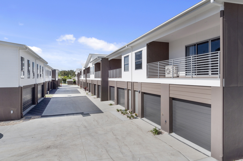 016_Open2view_ID410235-2_Carnavon_Court__Oxenford__Gold_Coast_.jpg