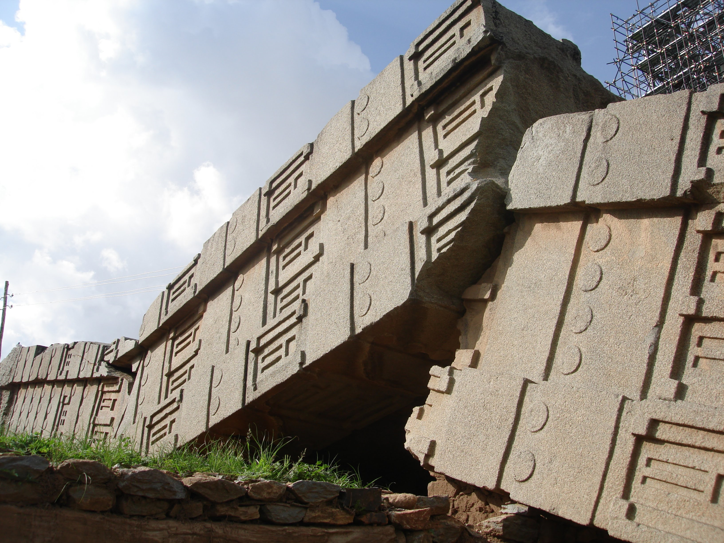 Aksum stela.png