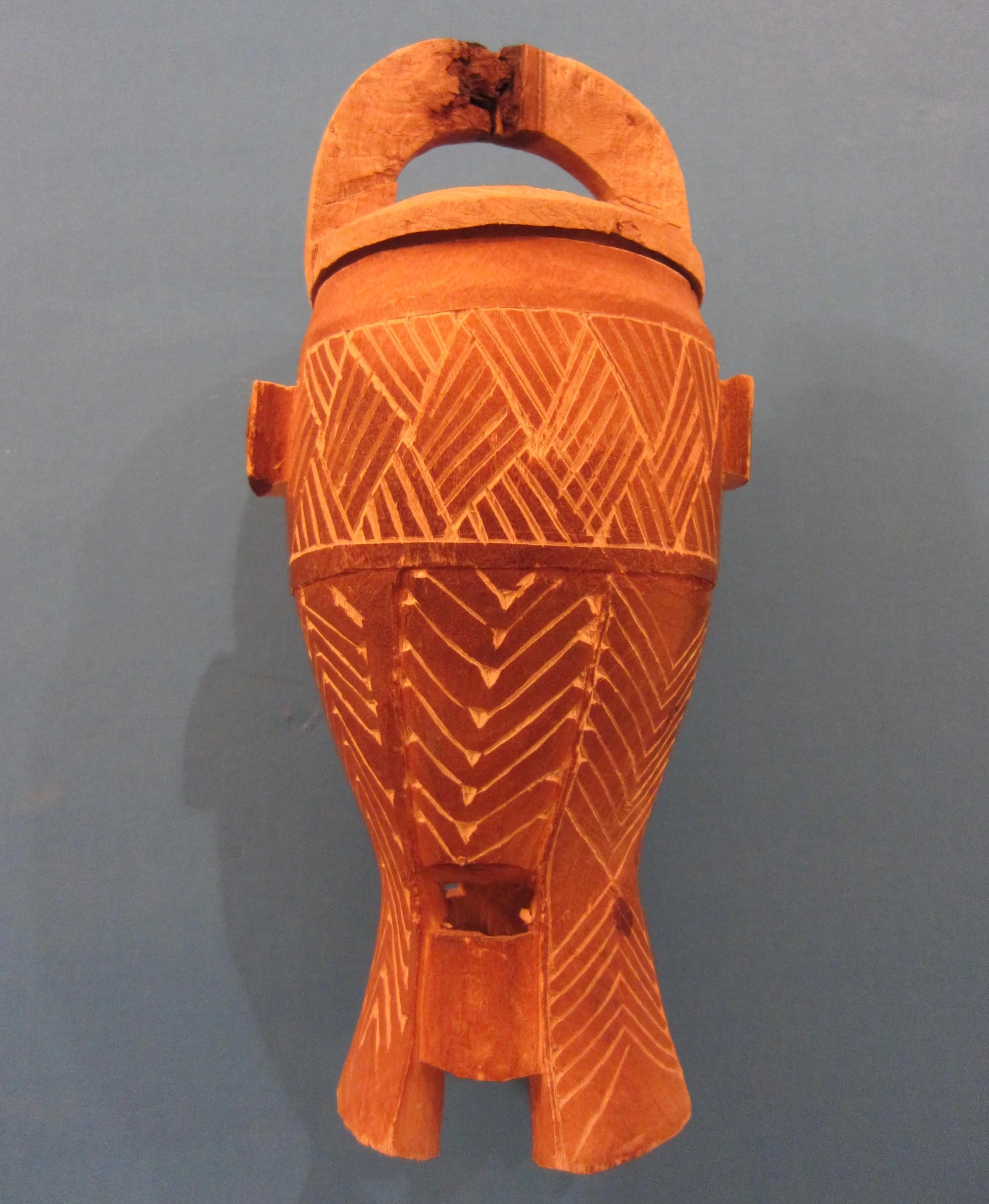 Wood_jar_from_Oue`a,_Tadjoura,_Djibouti.jpg