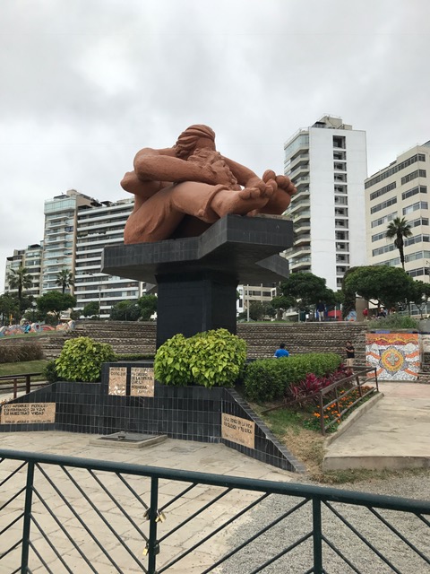 The Lovers Statue in El Parque del Amor, or The Love Park