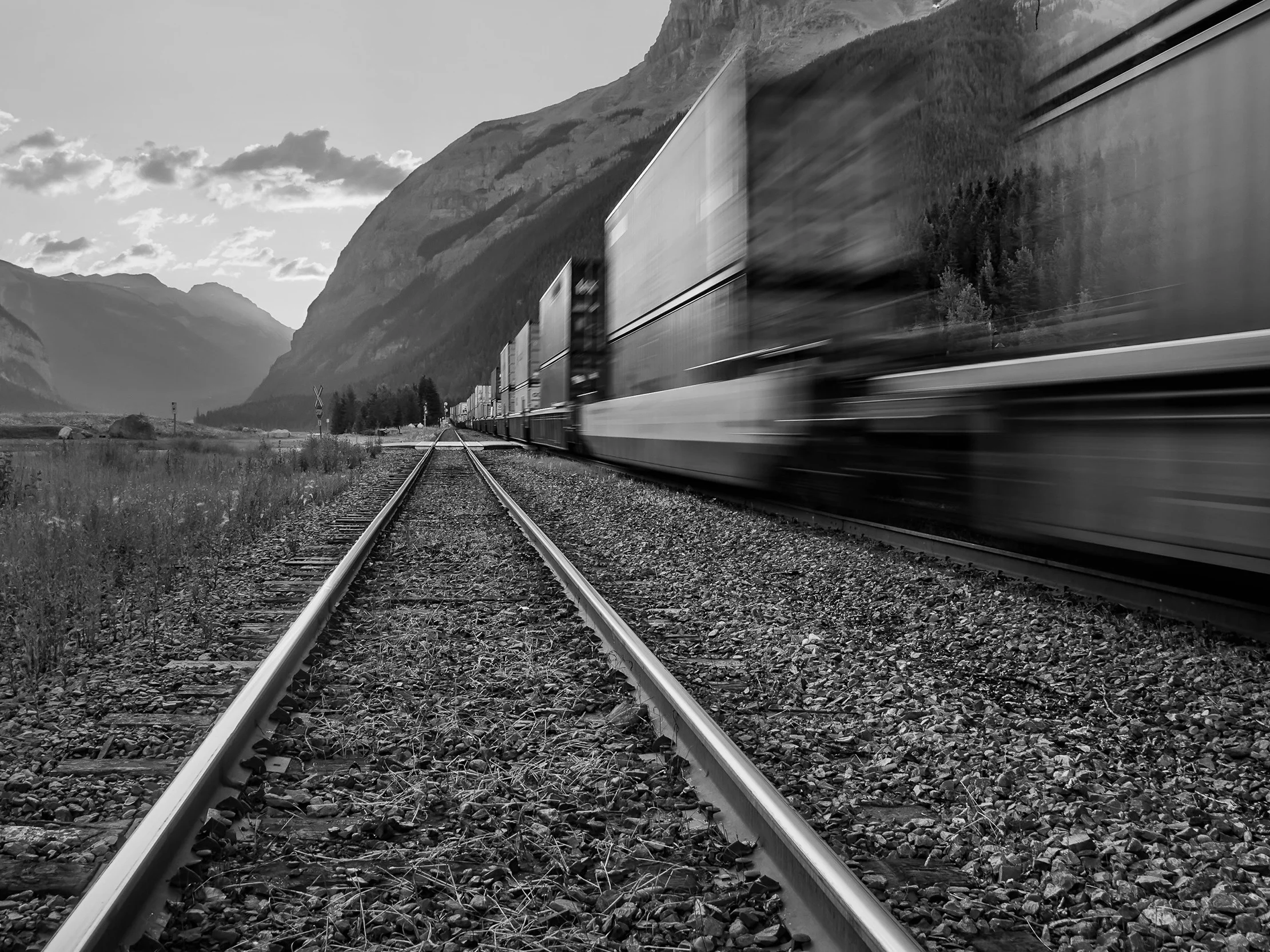 cargo-daylight-freight-1598075.jpg