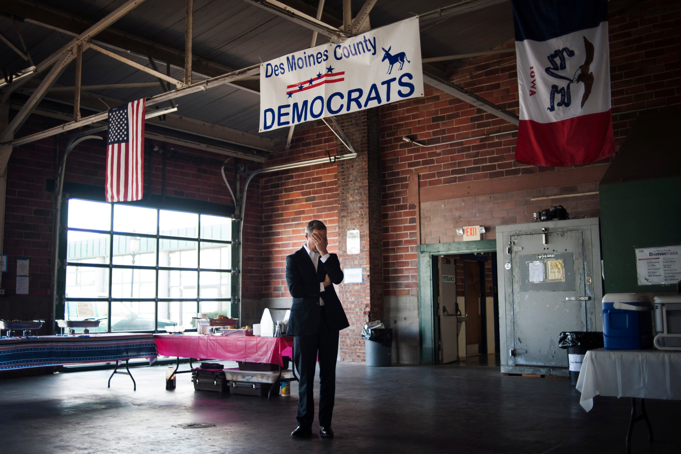  Democratic U.S. presidential candidate Maryland Governor Martin O'Malley listens to his introduction as he prepares to speak at the Des Moines County Democrats' fundraiser in Burlington, Iowa on November 7, 2015.  
