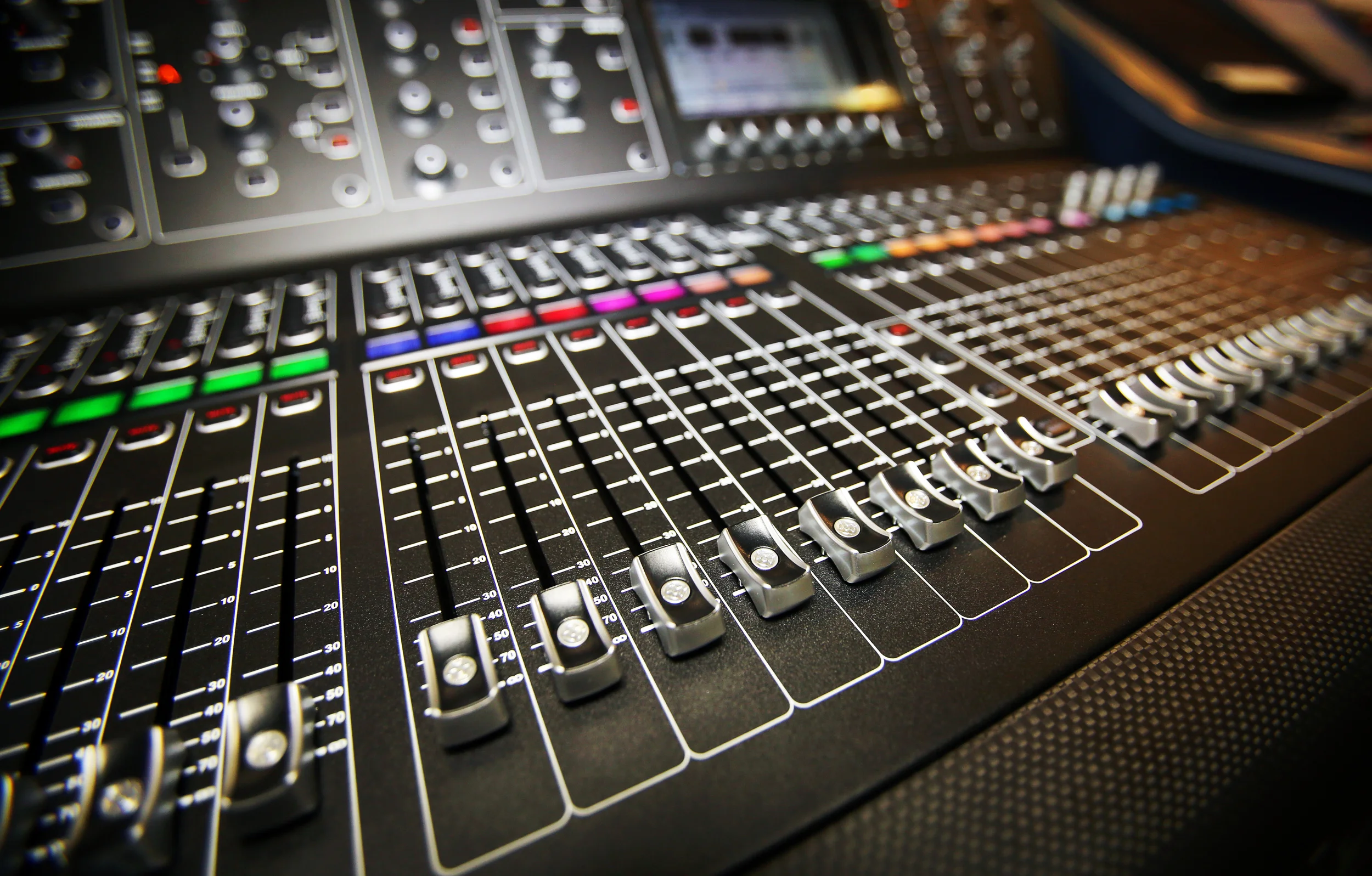 M32 faders.JPG