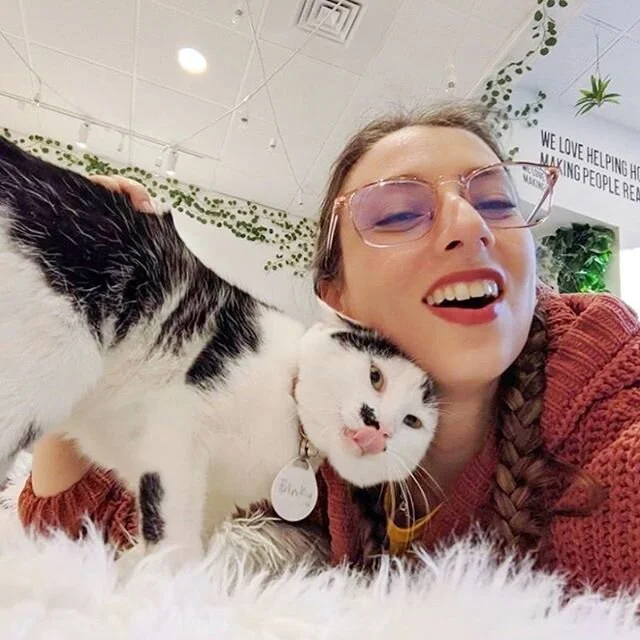 Binky is all about first impressions. 😼He usually starts with headbutts and scratchy tongue licks, leading into a lap nap or some booty-scratches (that you give to him, of course). 😸 His spunk and friendliness does make it slightly heartbreaking wh