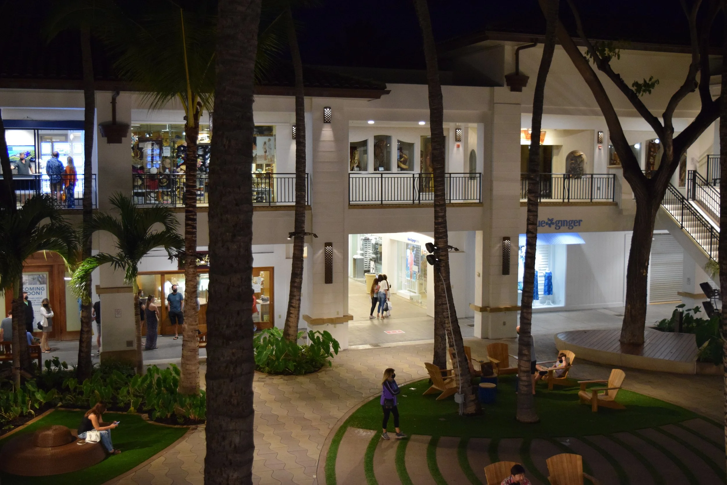 Shops at Wailea Courtyard Sconces.jpg