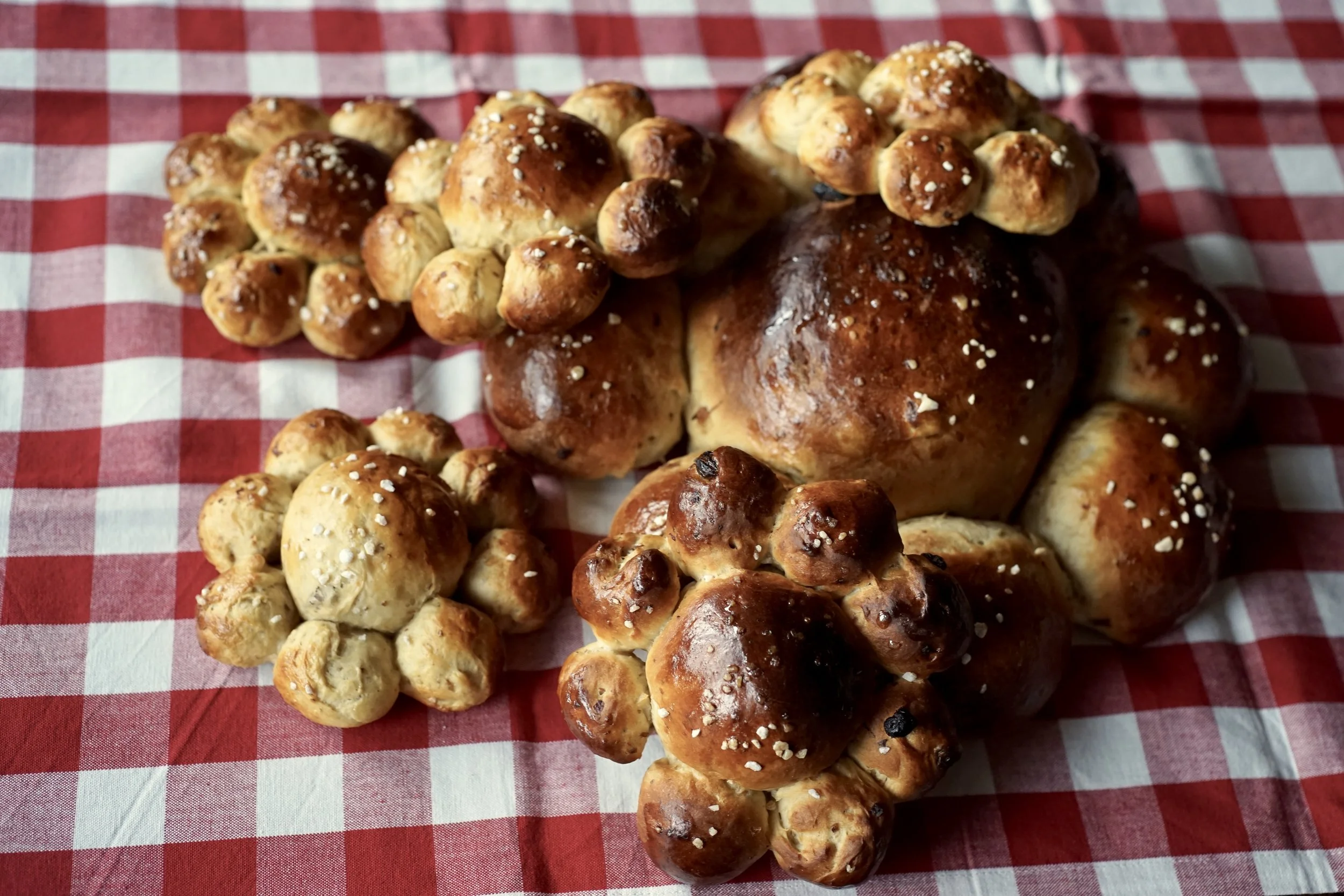 Dreikönigskuchen for a Crowd