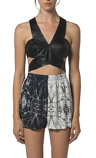 SHAKUHACHI - ALLIGATOR CUT OUT CROP TOP