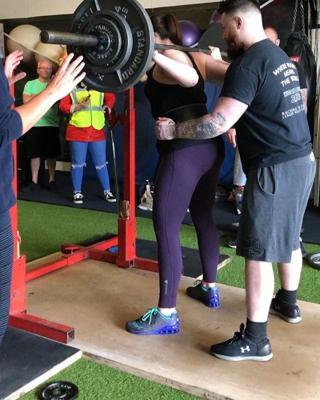 WIGAN BRAWN STARS CLUB POWERLIFTING COMPETITION
.
First up is @kathrynbreitsprecher competing for her second ever time. She started the day strong, opening on what she finished on at her last competition 8 weeks ago, and going on to get a 10kg PB. .
Bench she was a bit unlucky with a few of the press commands and her second was a no lift for downward movement. .
By the time deadlifts rolled around 3-4 hours later there was very little left in the tank. .
Lots of lessons learned this time, and really proud of her. She listened to all the commands, and now knows what to expect from the standard of reffing at a divisional competition. .
5/9
85kg ⚪️ / 90kg ⚪️ / 95kg Squat ⚪️
52.5kg ⚪️ / 55kg 🔴 / 55kg ✖️
110kg ⚪️ / 117.5kg ✖️ / 117.5kg ✖️
.
#powerlifting #beginners #strongman #strength #strengthsports #strengthandconditioning #rawstrength #rsg #rawstrengthgym #teamrsg #squat #bench #deadlift