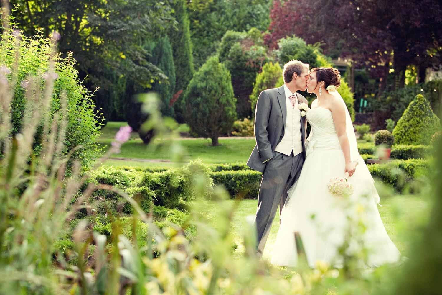 garden-wedding-photography-cambridge.jpg