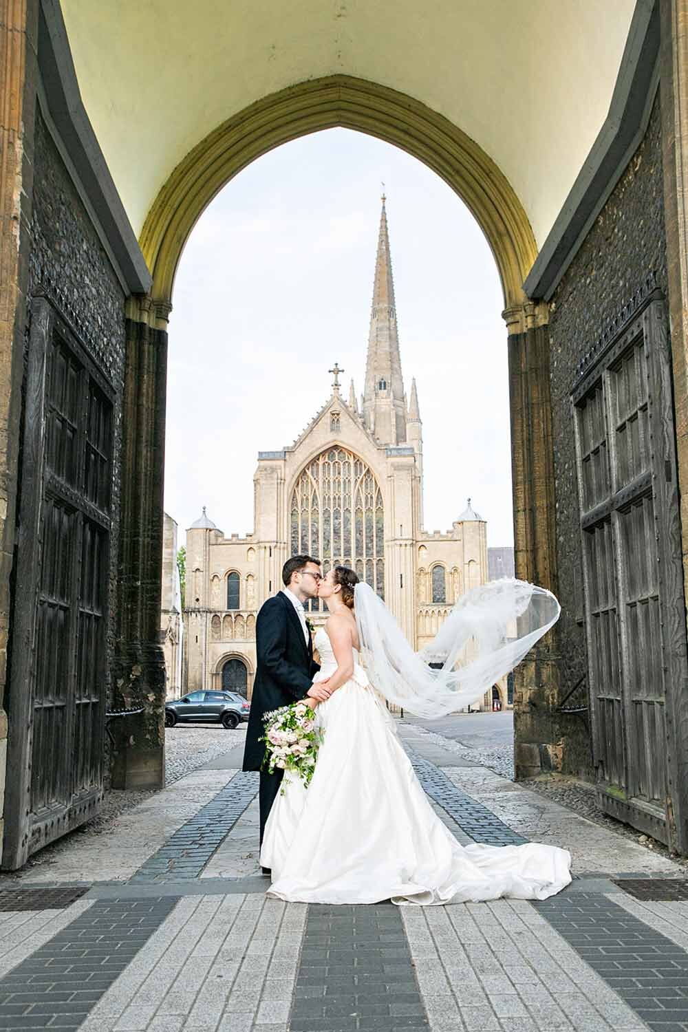 bride-and-groom-portrait-norwich-cathedral.jpg