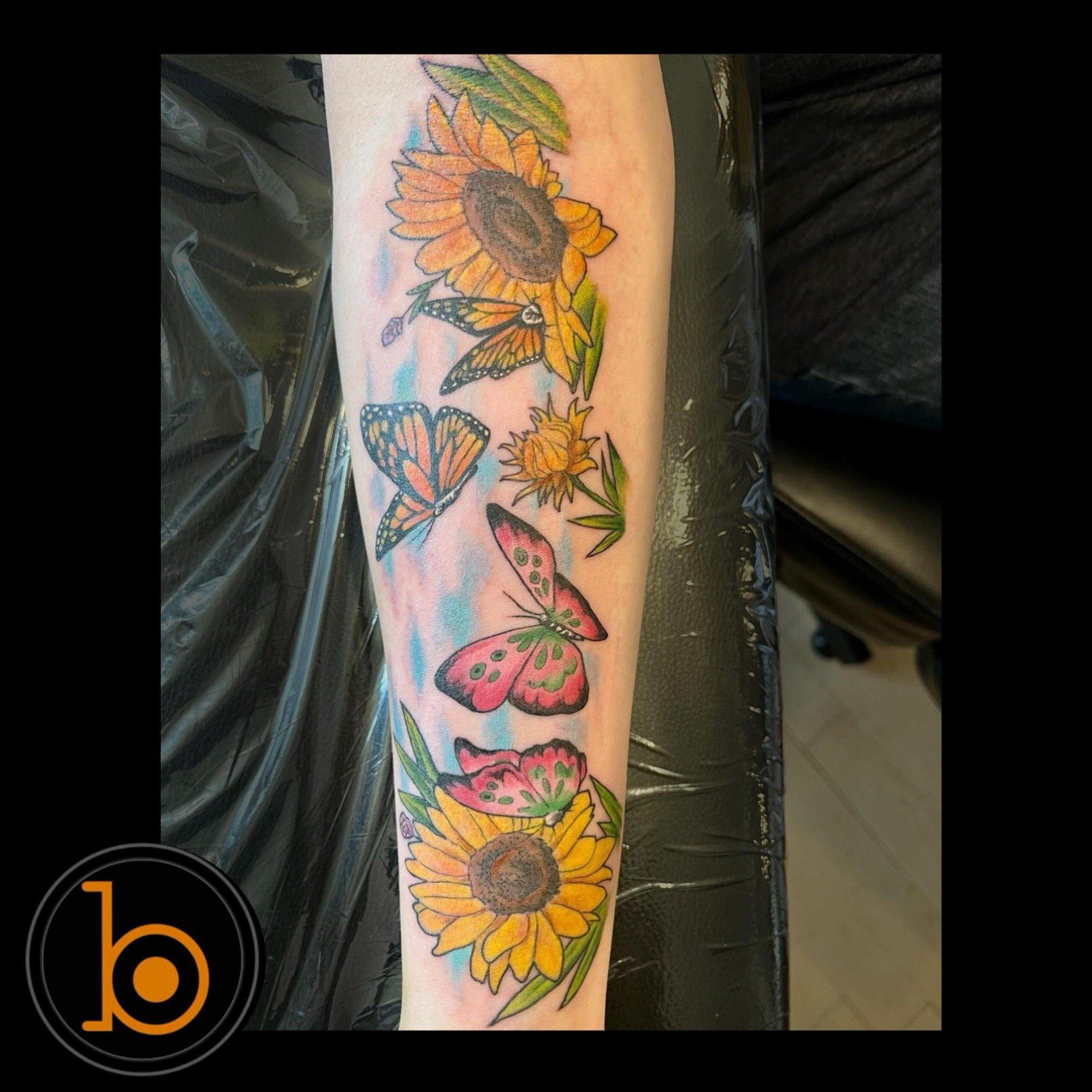 Manifesting warmer weather with all the butterfly tattoos lately&hellip; is it working? By resident artist @slotapop 🦋💐
➖➖➖➖➖➖➖➖➖➖➖➖➖➖➖➖➖
Blueprint Gallery
138 Russell St
 Hadley MA 01035
📱(413)-387-0221 
WALK-INS WELCOME 
🕸️ www.blueprintgallery