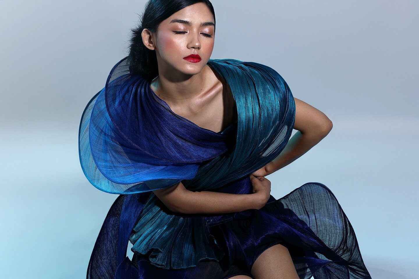 DITTA TOWARDS 40 LOOK 9&mdash;Eyes closed, style focused! Rocking these eco-couture #DITTA pieces 💙
&mdash;
Photography: @arthurtsofficial #TselishchevPhotography
Creative Direction: @lonliwen 
Retouch: @likatss.ph
Styling: @janinna.marie and @lonli