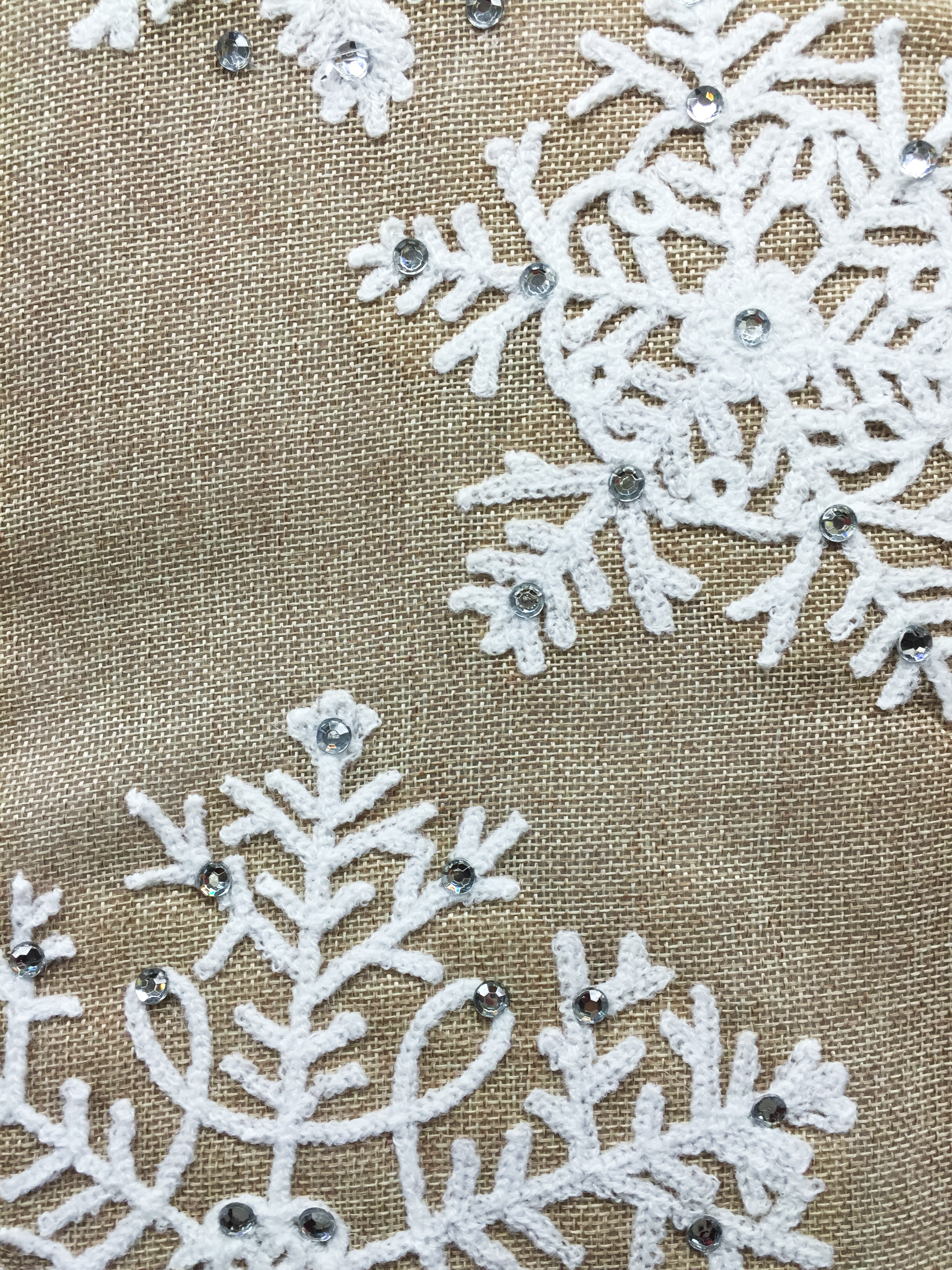 burlap_snowflakes_crystals.png