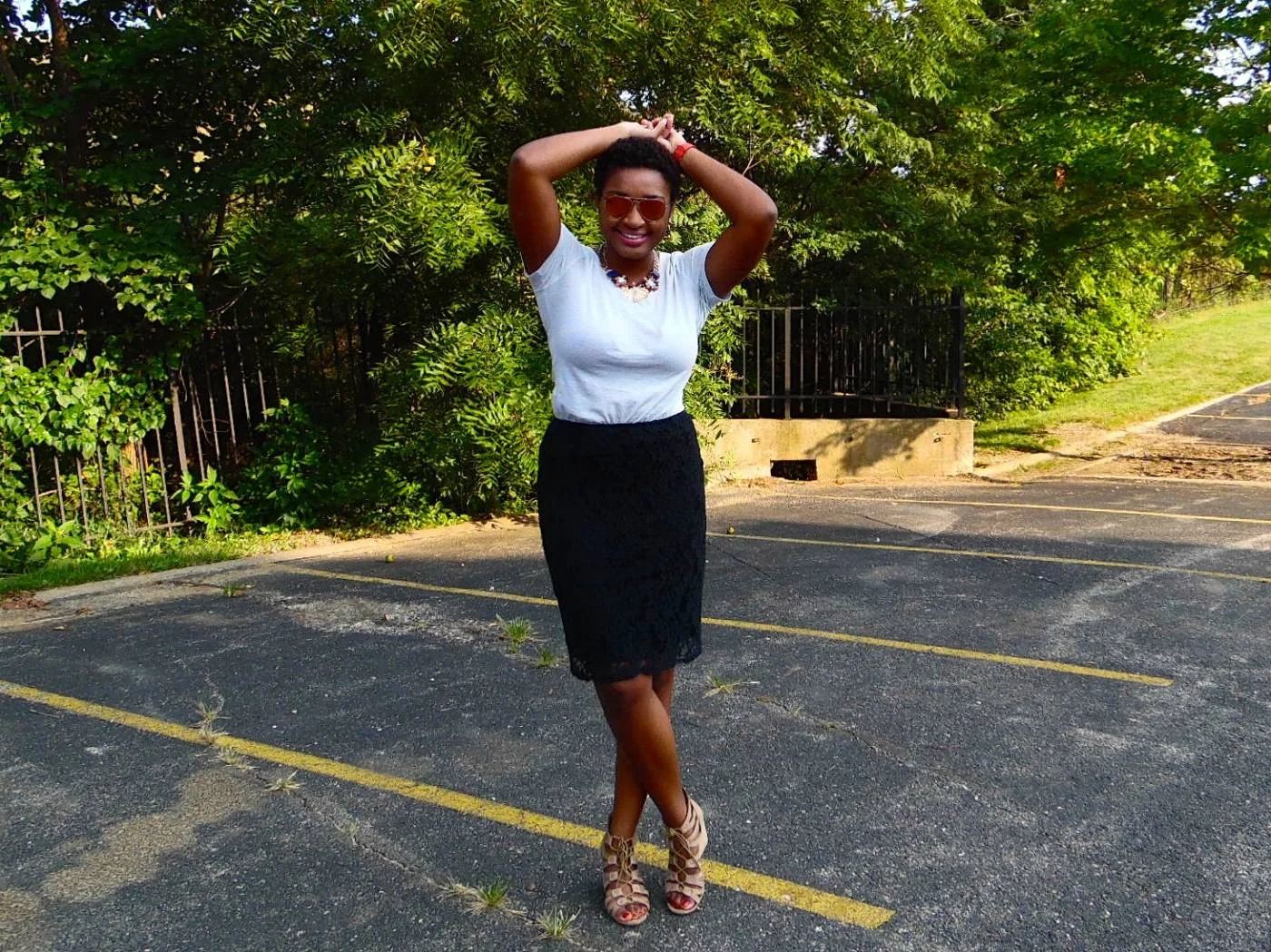 jasmine diane- T-shirt + Lace Pencil Skirt