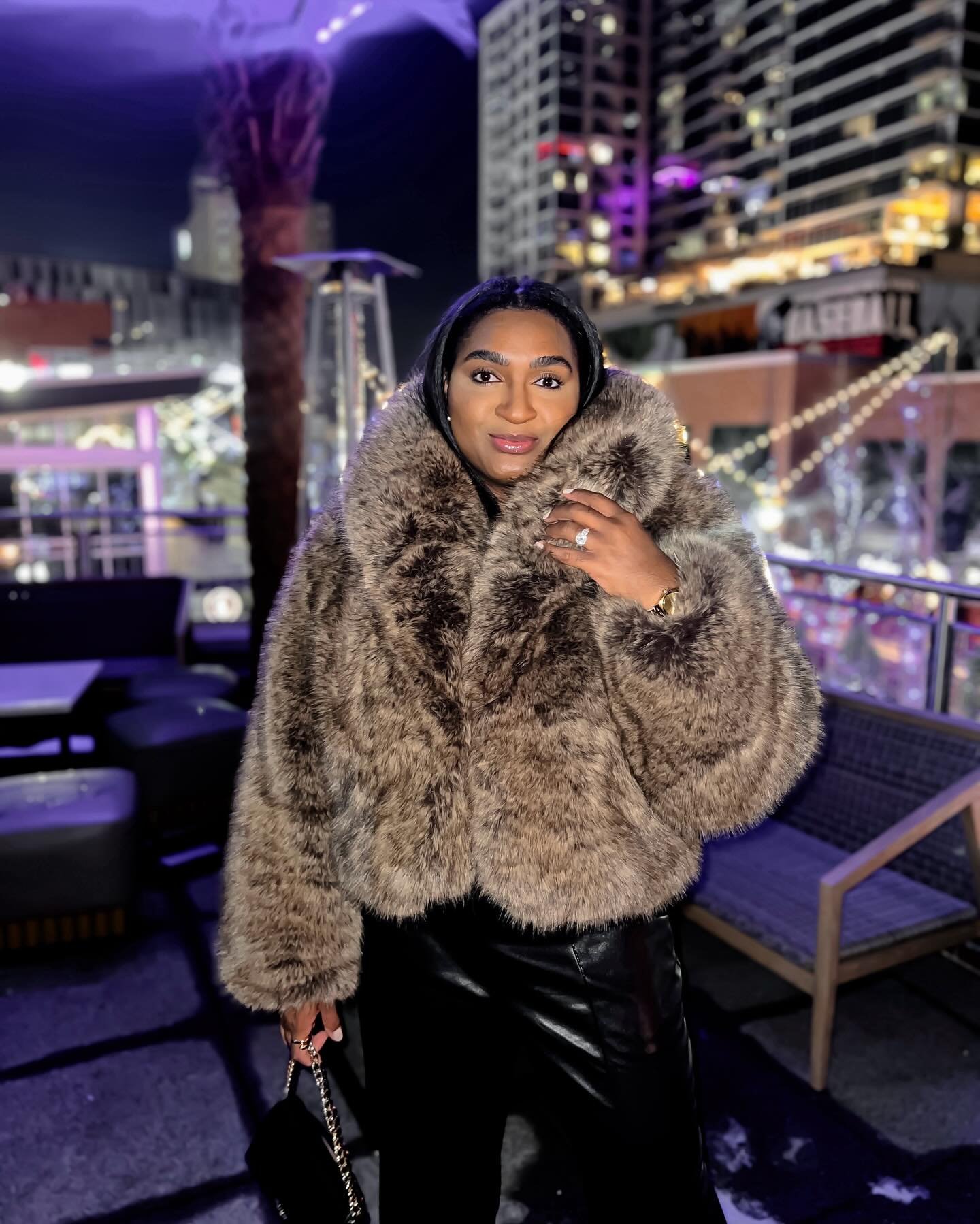 &lsquo;tis the season to be &ldquo;that girl&rdquo; 🤏🏽