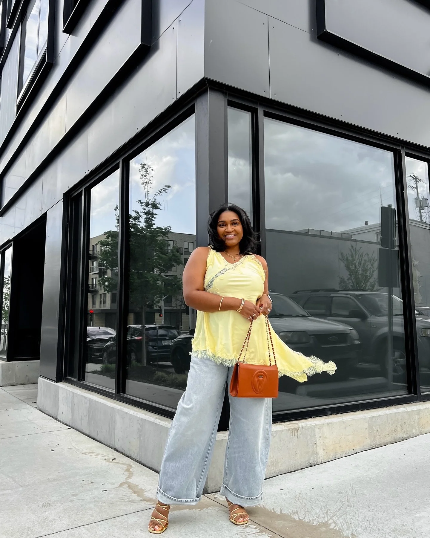 Felt so pretty and whimsical in this fit 💛 I can&rsquo;t get enough of butter yellow lately. And y&rsquo;all weren&rsquo;t lying about Zara having the best jeans. I&rsquo;m a witness. 
⠀⠀⠀⠀⠀⠀⠀⠀⠀
Now that I am two years postpartum, I have been gettin
