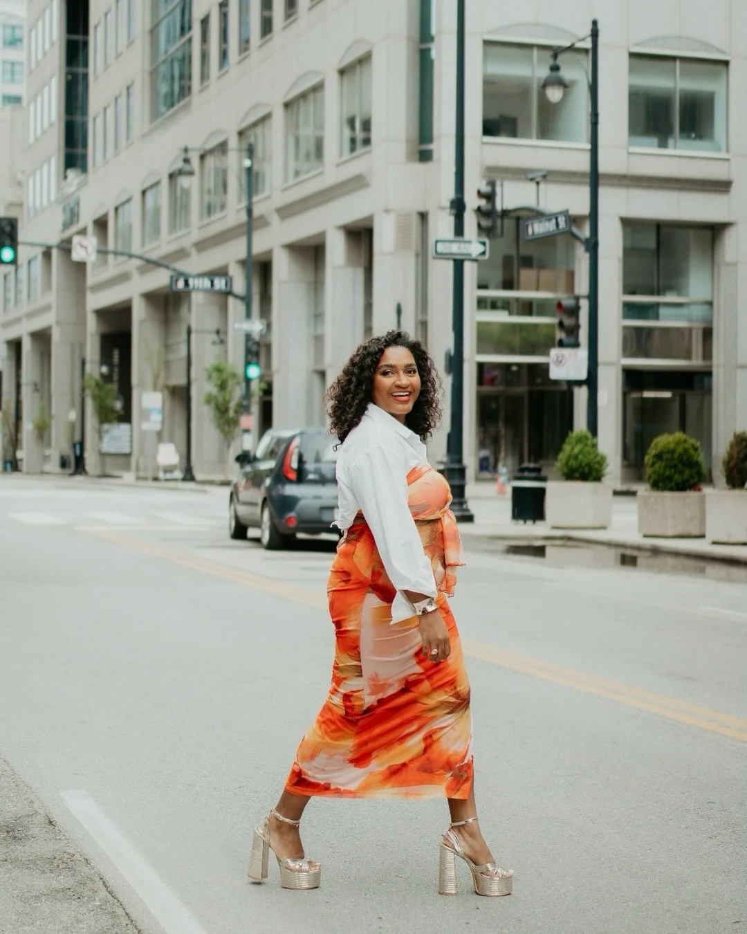Making my way downtown 🎵 Comment SHOP below to receive 🔗.
⠀⠀⠀⠀⠀⠀⠀⠀⠀
Every woman needs a summer dress that adds drama and interest to her look, and a printed option does just that. She&rsquo;s an oldie from Nova, but I linked a few similar styles.
⠀