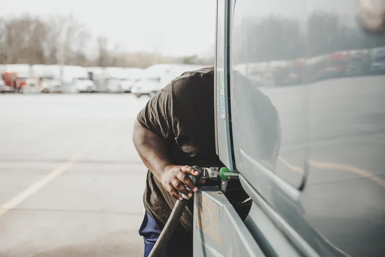 Slug: TRUCKERS
Story Summary: Two days at a truck stop
Desk: NAT
30205629A
EFFINGHAM, IL- MARCH 29, 2017: Daniel McMillan fills up his truck with gasoline at the PETRO truck stop in Effinham, IL. GEORGE ETHEREDGE FOR THE NEW YORK TIMES.
