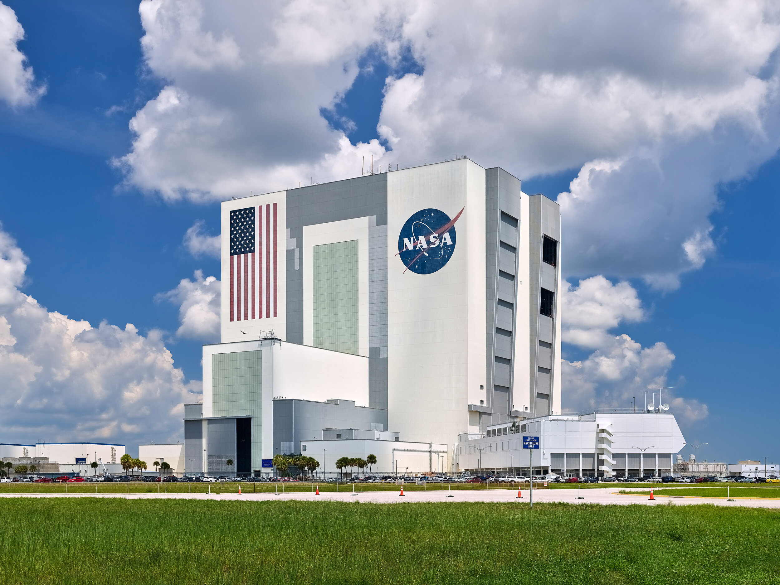 Штаб квартира НАСА. Штаб SPACEX. Космический центр Кеннеди. Офис НАСА В США.