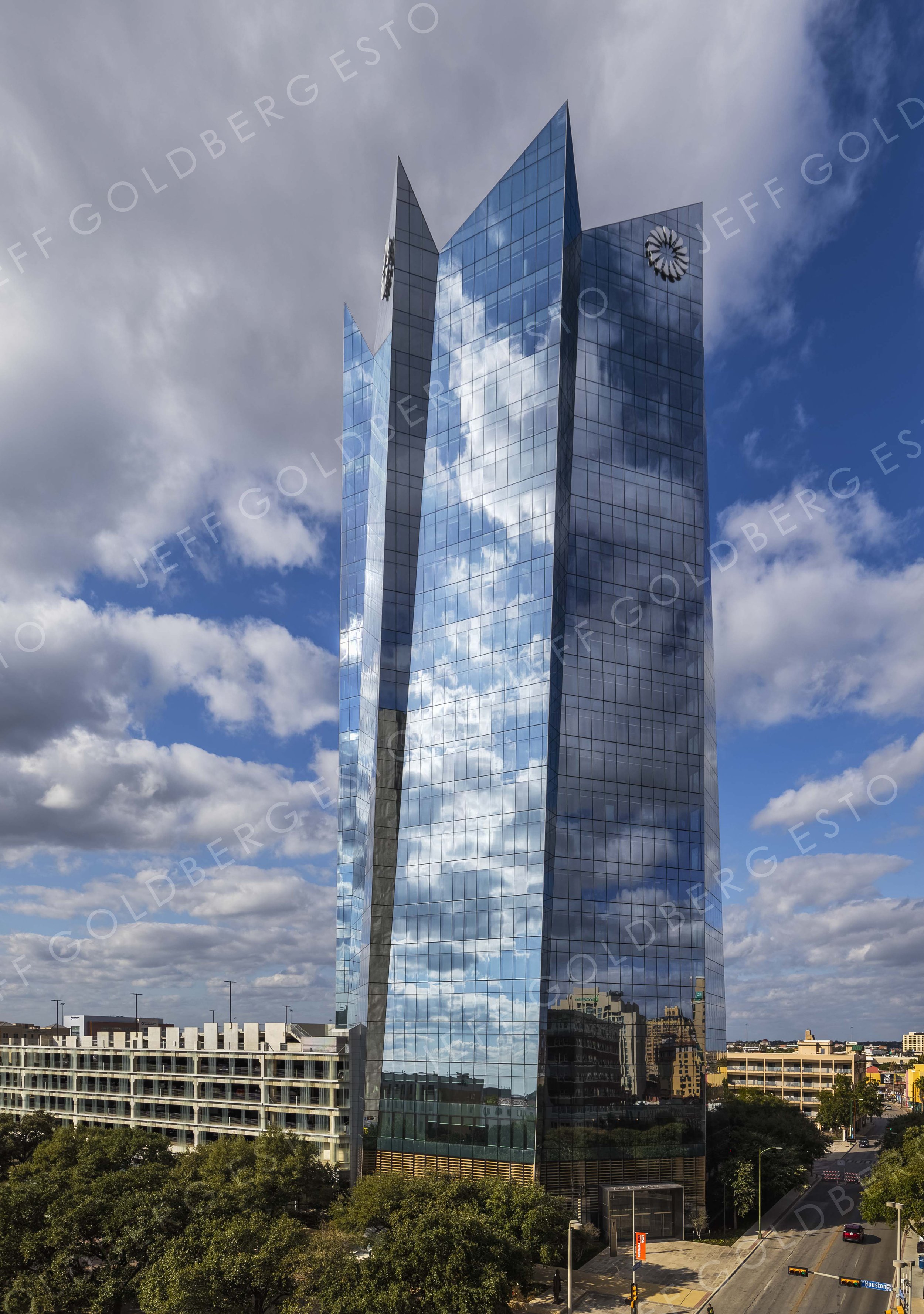 Frost Tower, Location: San Antonio, Texas, Architect: Pelli Clar