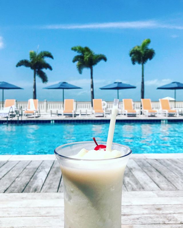 10:30am the bartender says to me &quot;sorry sir we don&rsquo;t have iced coffee....just Pi&ntilde;a Colada&quot;😎👌#betterbelizeit #cantcomplain #mahoganybayvillage #instapic #vacaymode