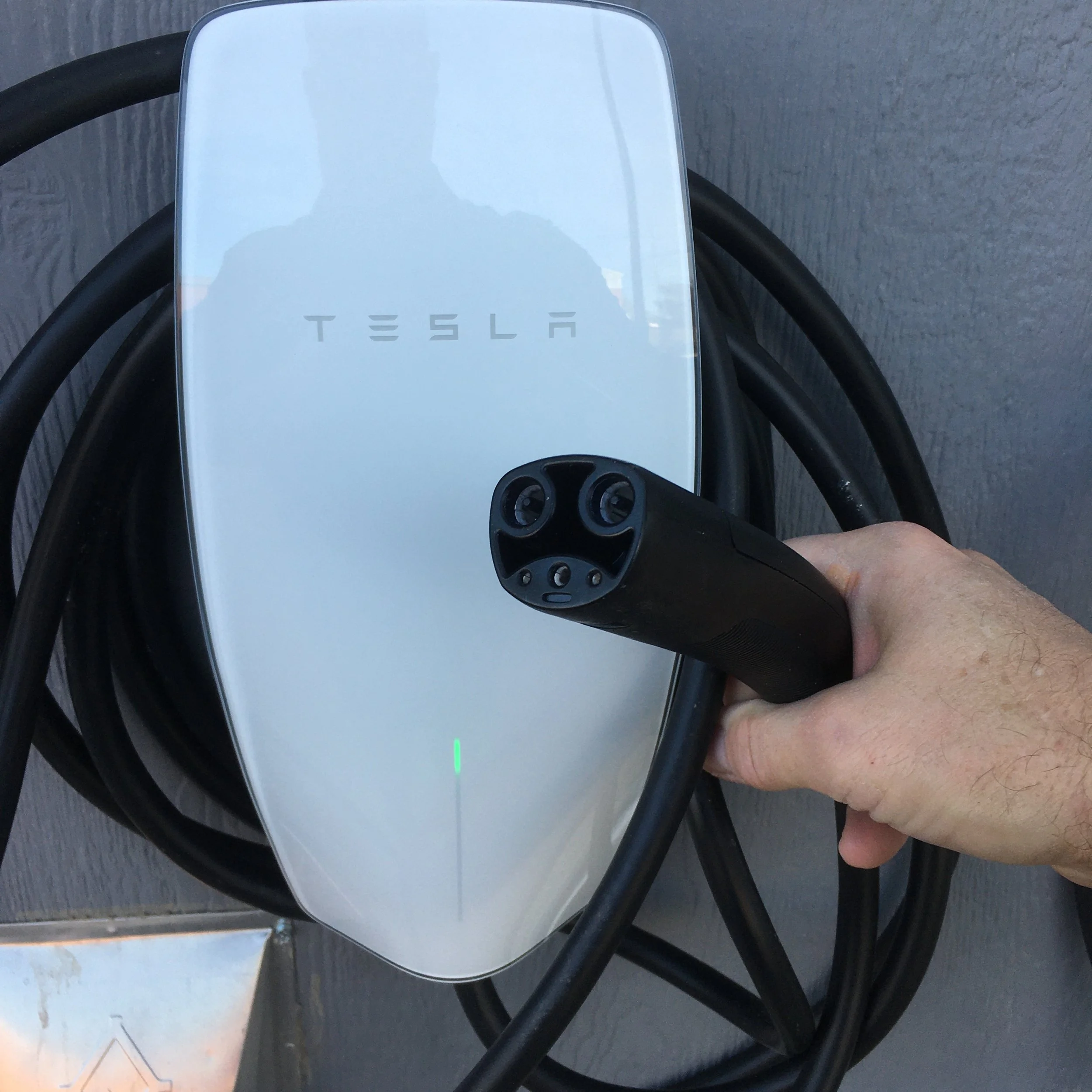Tesla Connector Itself